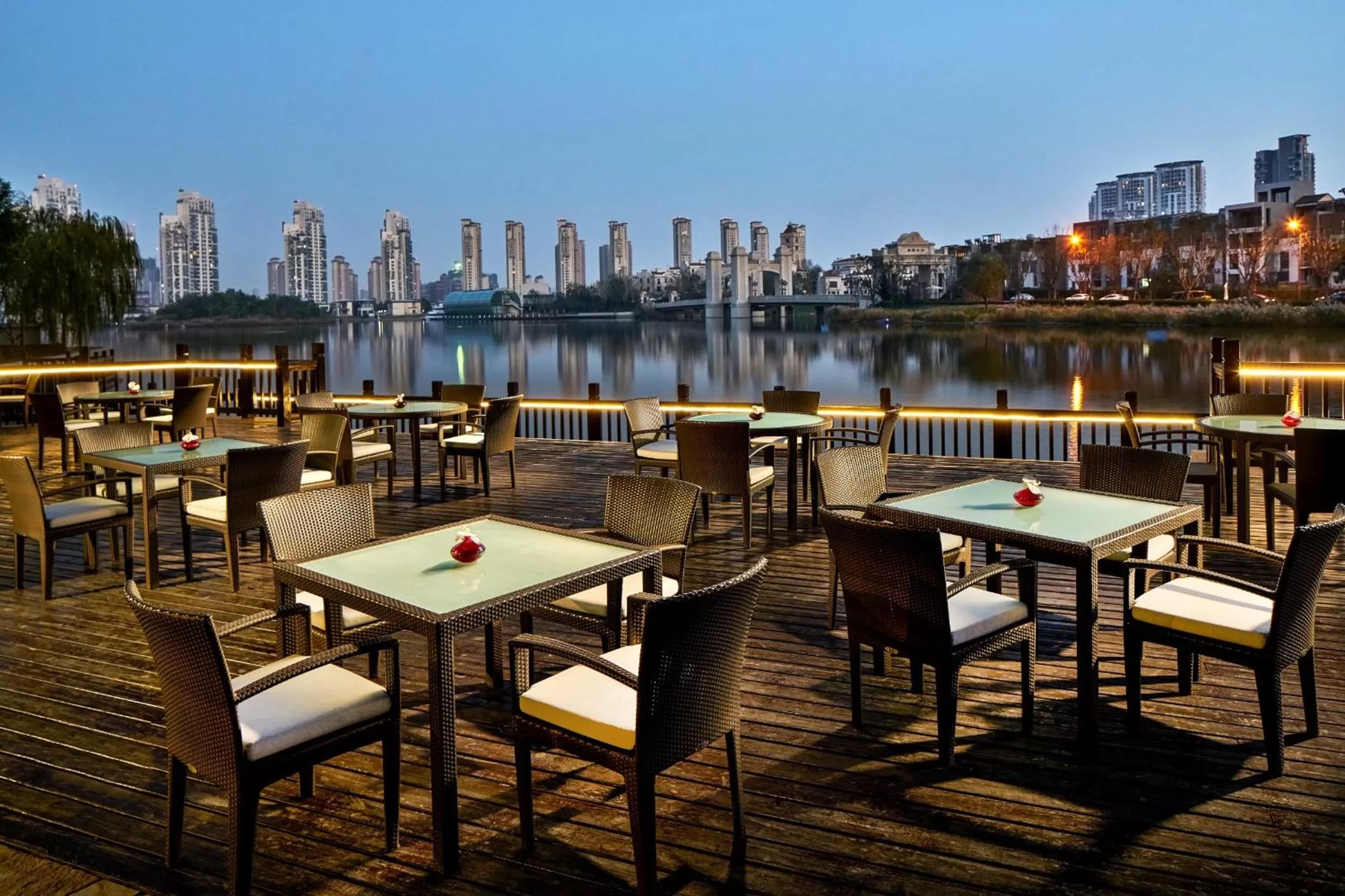 Restaurant/places to eat in Crowne Plaza Tianjin Meijiangnan by IHG