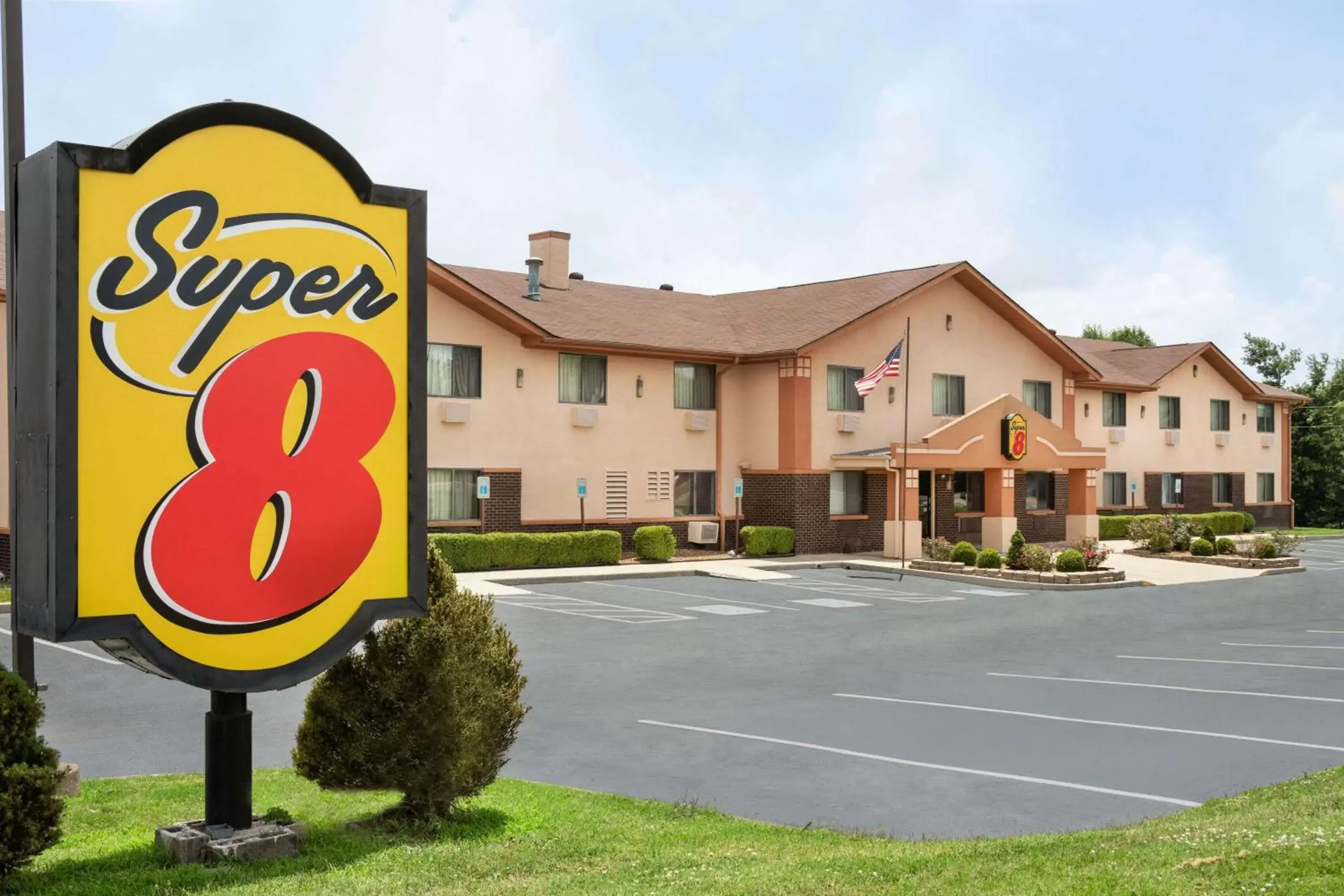 Property building in Super 8 by Wyndham Mayfield