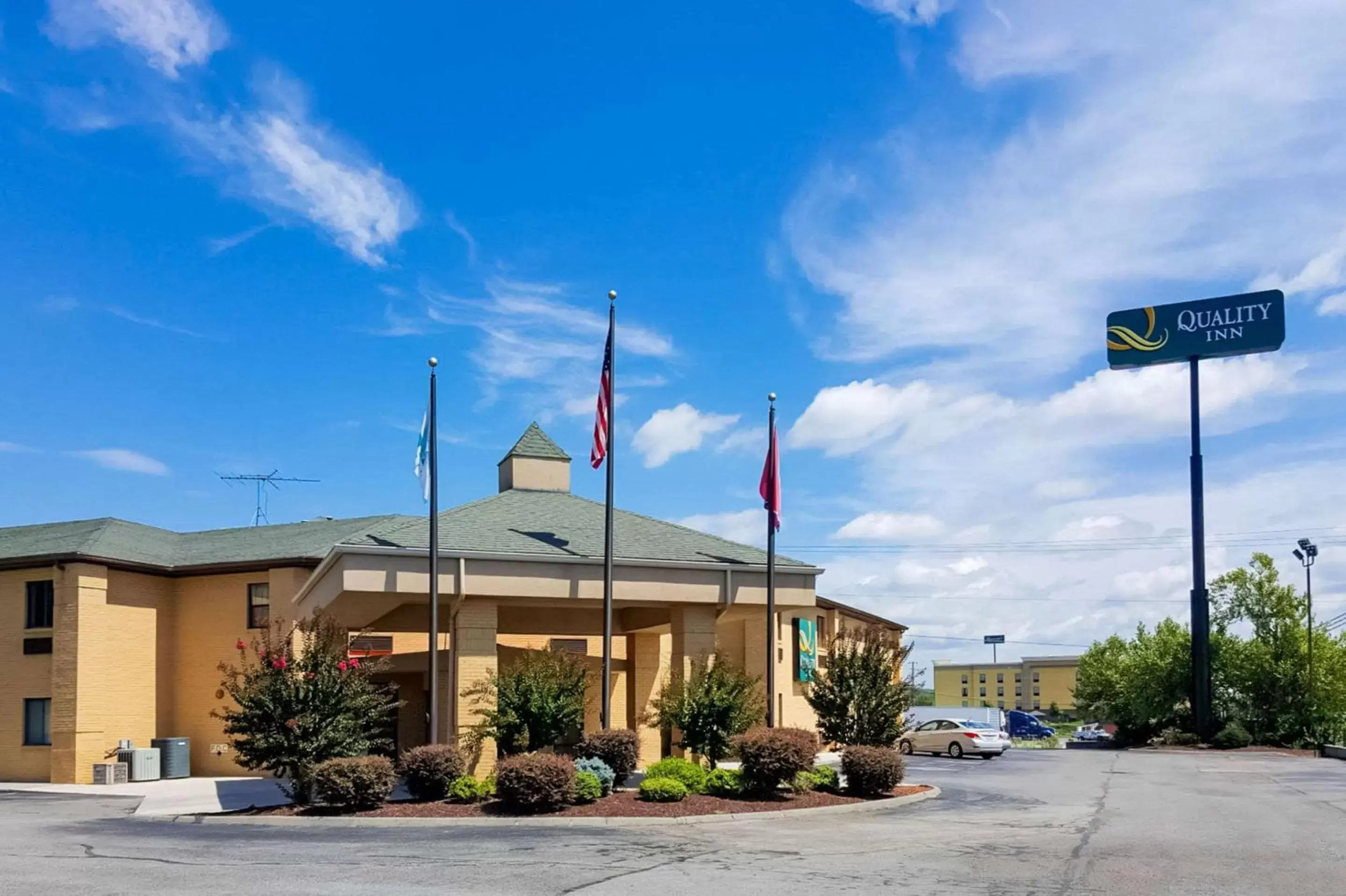 Property Building in Quality Inn - Clinton Knoxville North