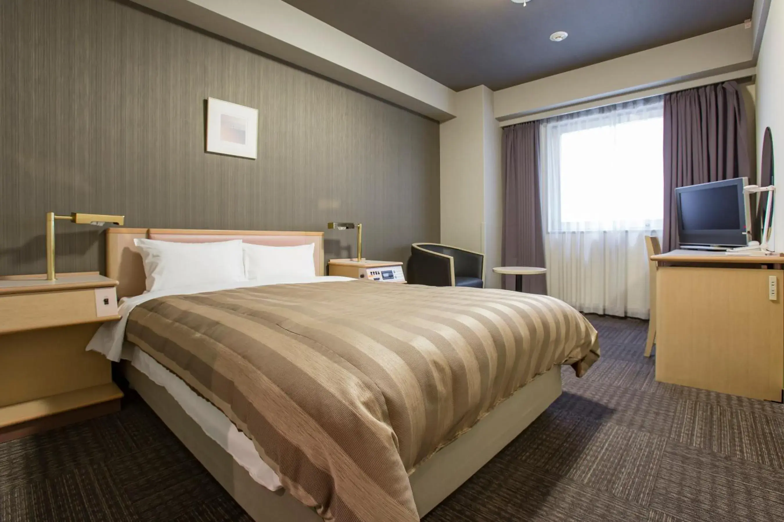 Photo of the whole room, Bed in Hotel Route Inn Tokyo Ikebukuro