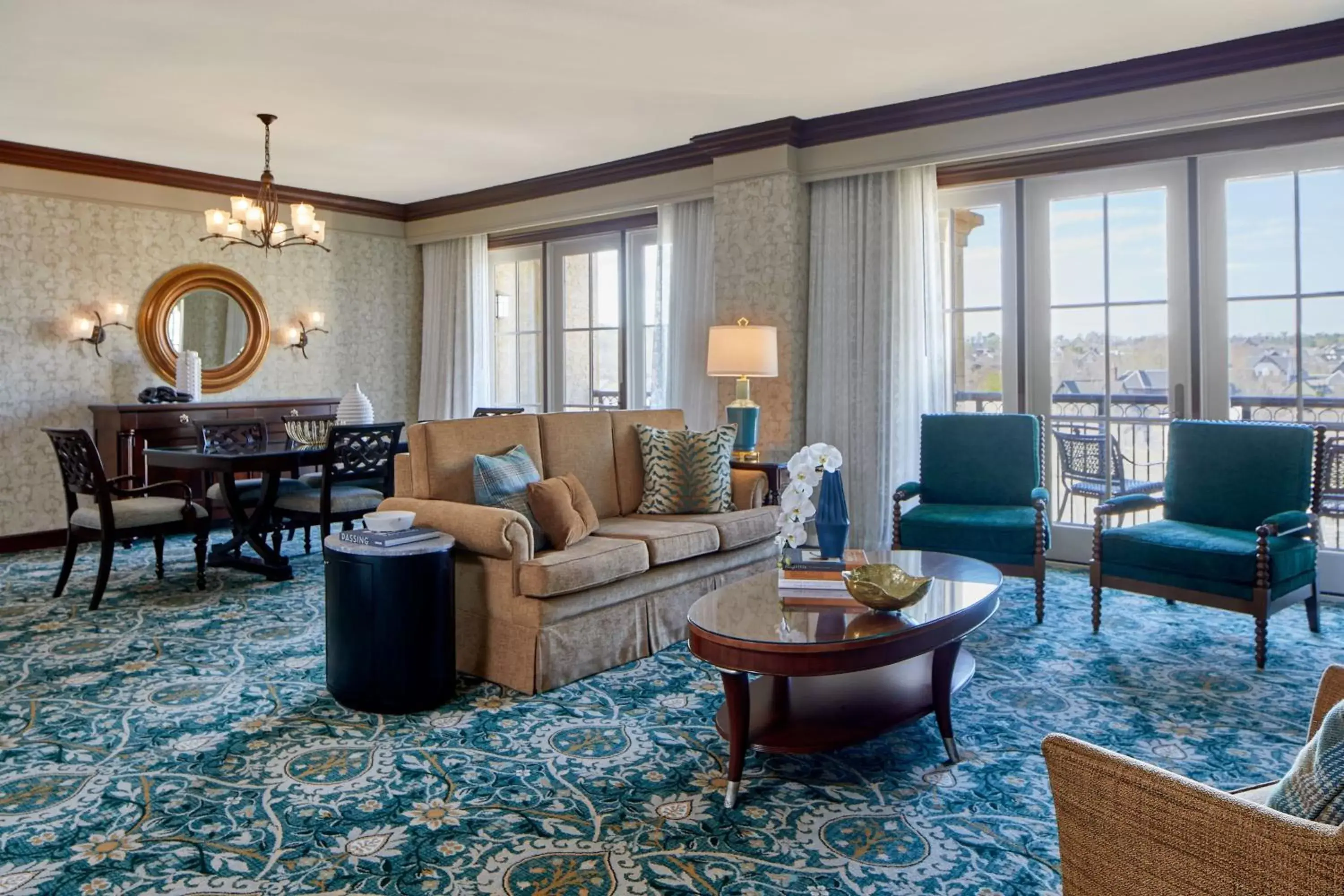 Living room, Seating Area in Renaissance Birmingham Ross Bridge Golf Resort & Spa