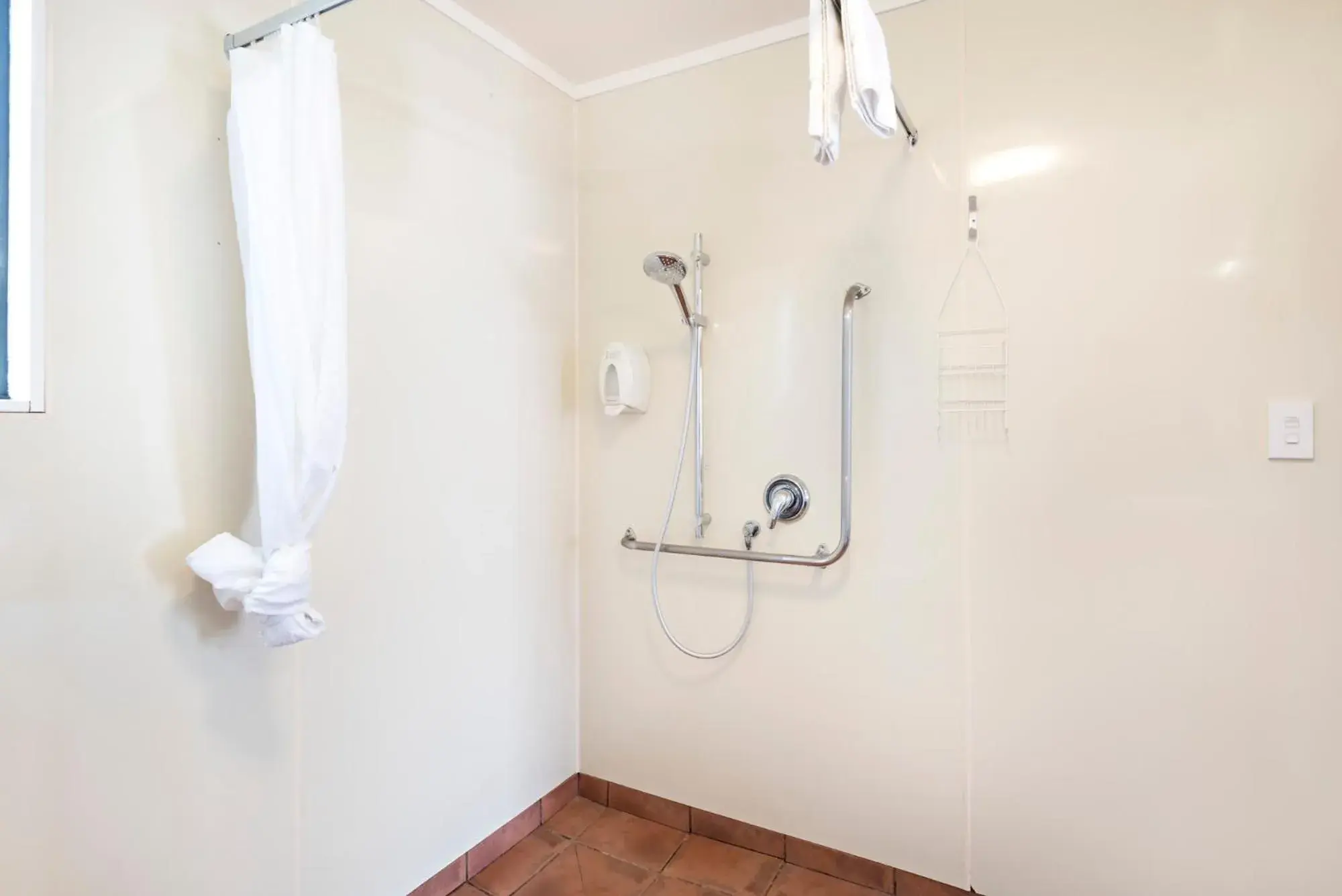 Shower, Bathroom in Halswell Lodge