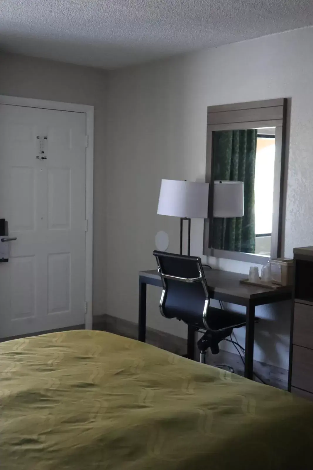 Property building, Bed in Quality Inn - Saint Augustine Outlet Mall