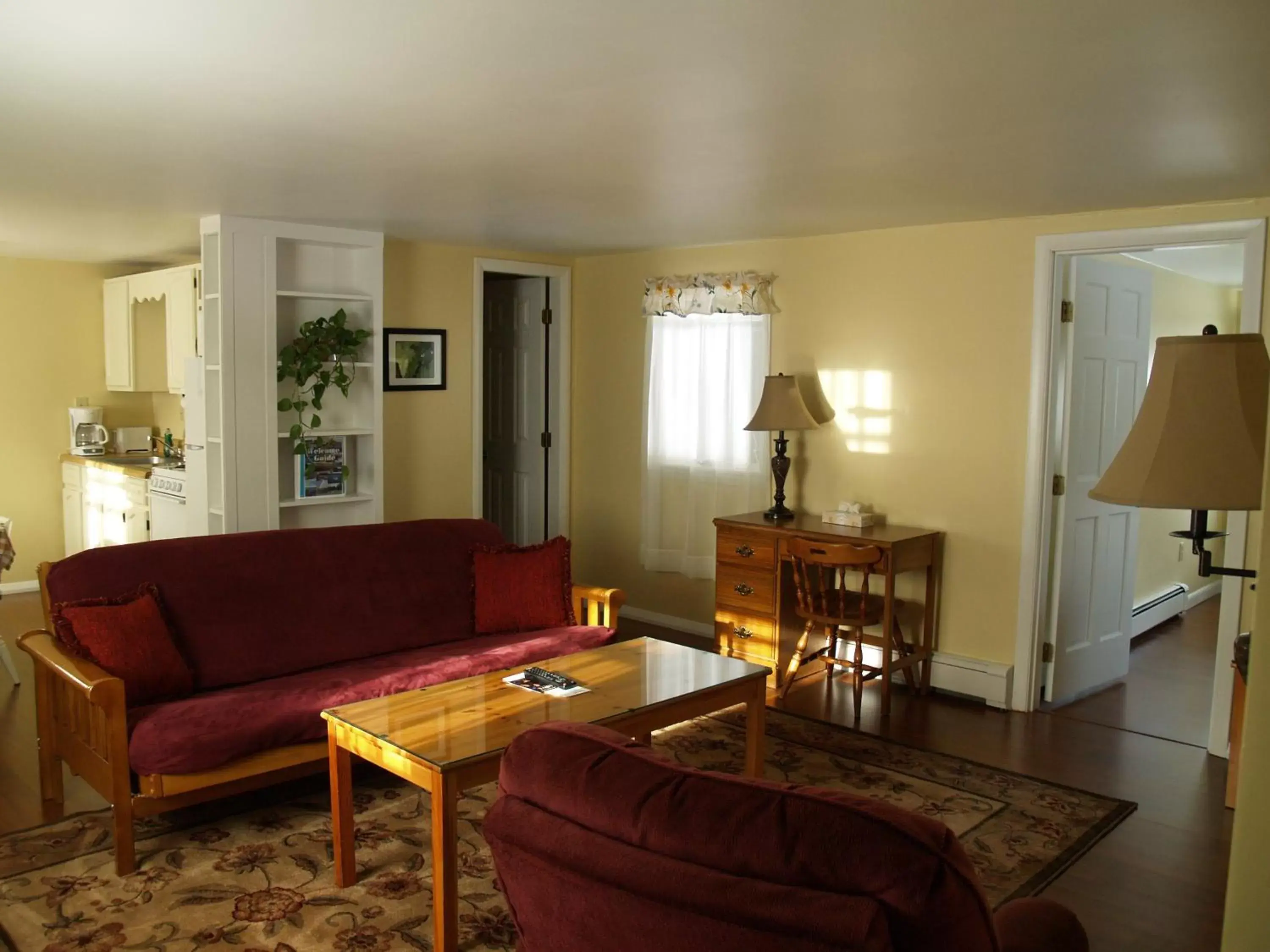 Living room, Seating Area in Wilson Lake Inn