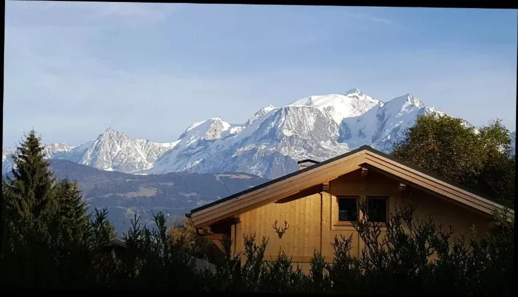 Property building in Le Floralp