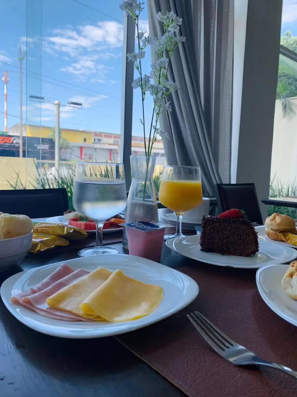 Breakfast in Nobile Inn Dutra Rio De Janeiro