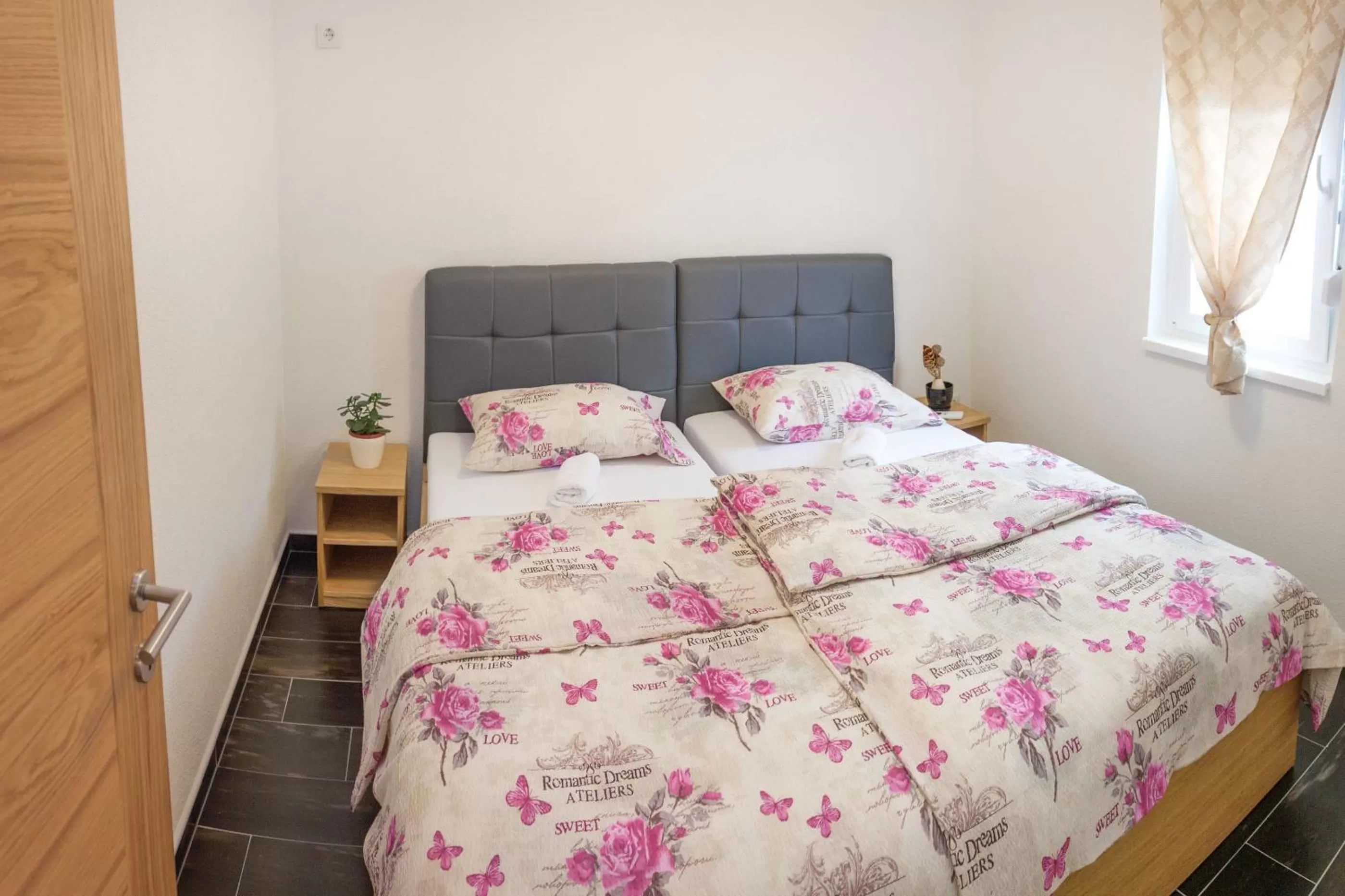 Bedroom, Bed in Villa Maja