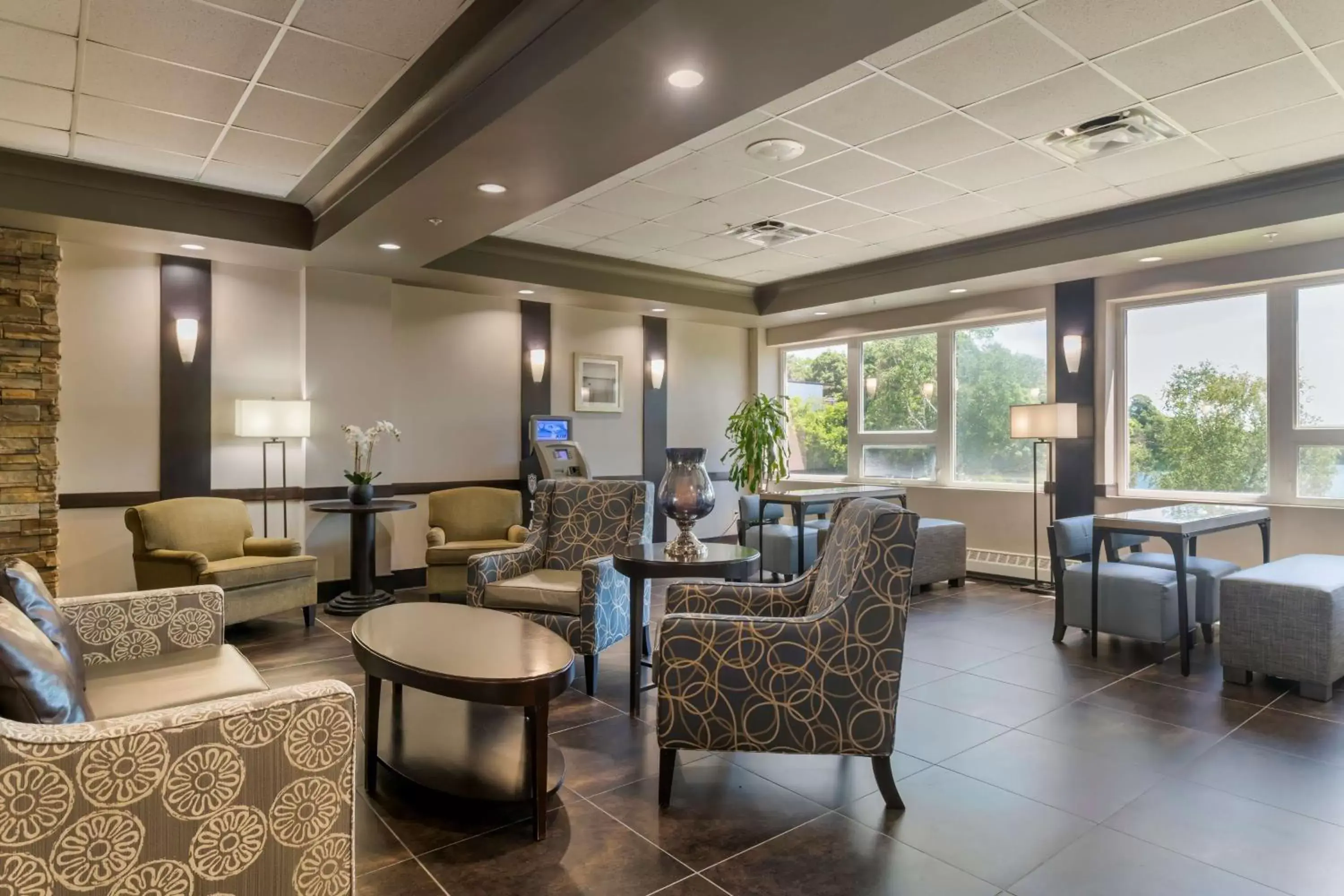 Lounge or bar in Best Western Plus Chocolate Lake Hotel - Halifax Lounge or bar in Best Western Plus Chocolate Lake Hotel - Halifax