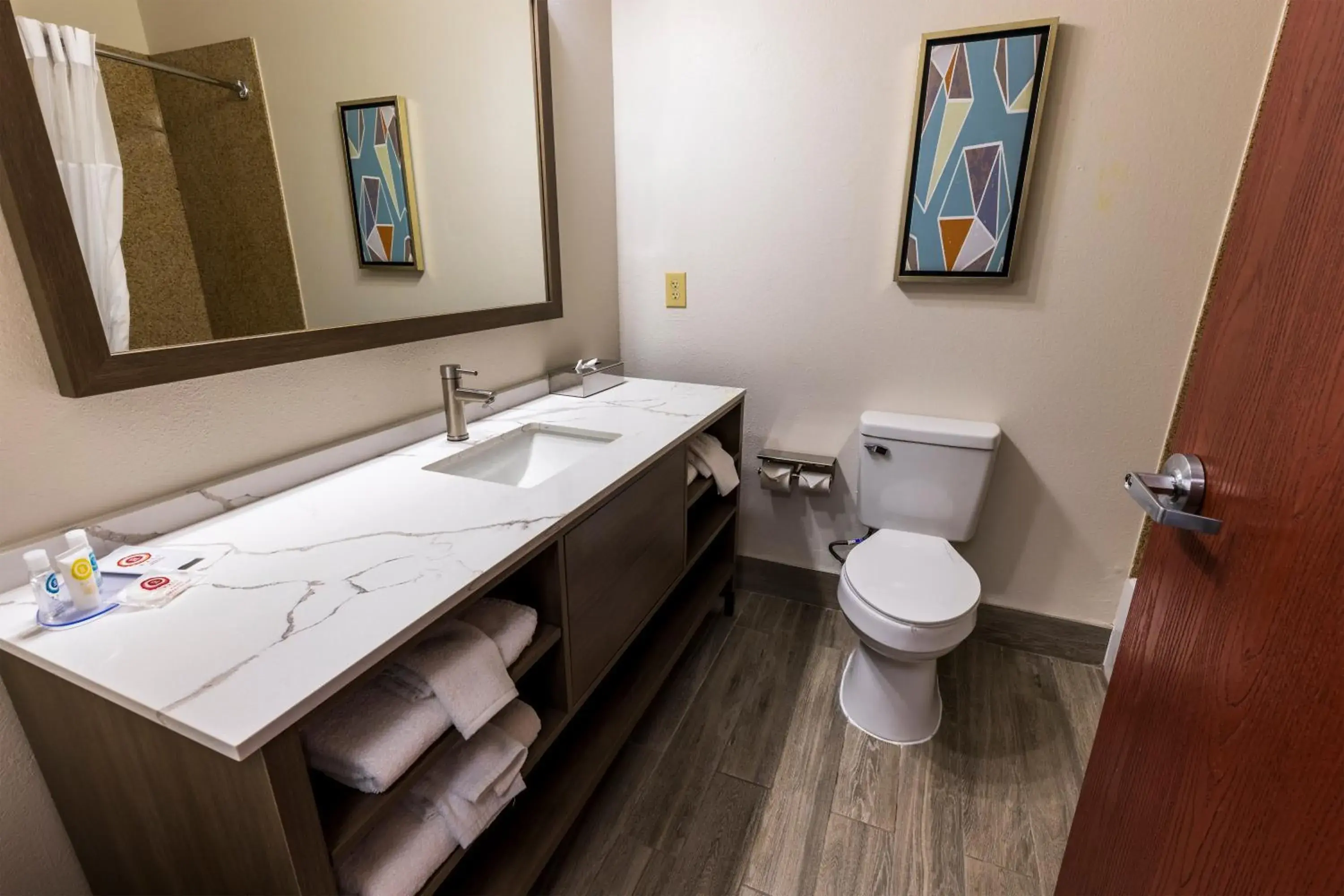 Bathroom in La Quinta by Wyndham New Iberia