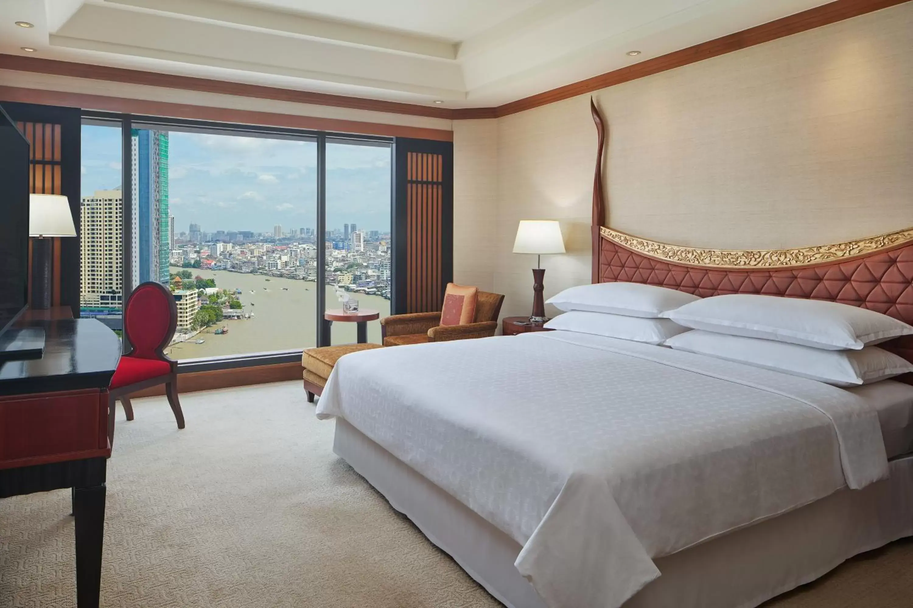 Bedroom in Royal Orchid Sheraton Hotel and Towers