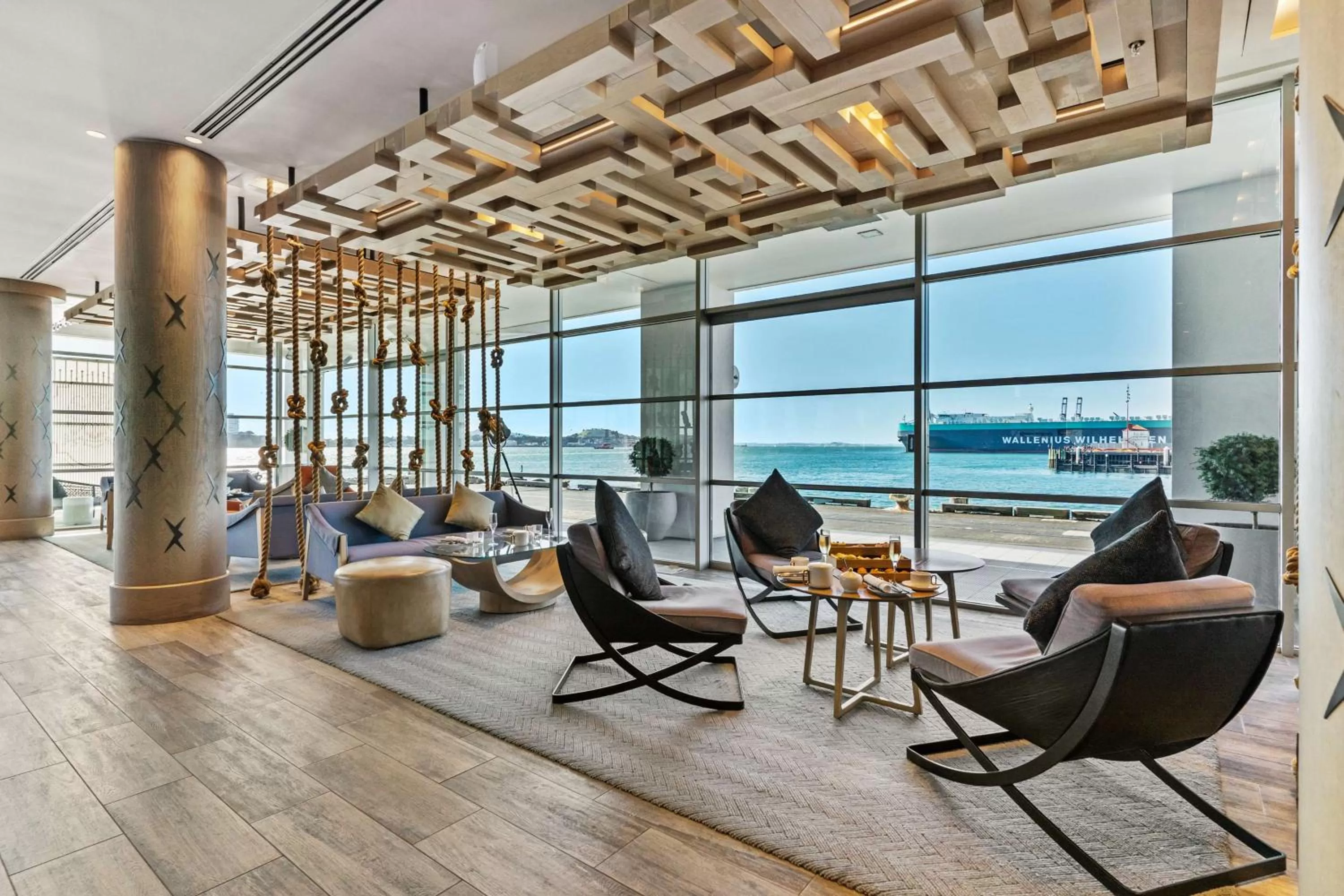Lounge or bar in Hilton Auckland