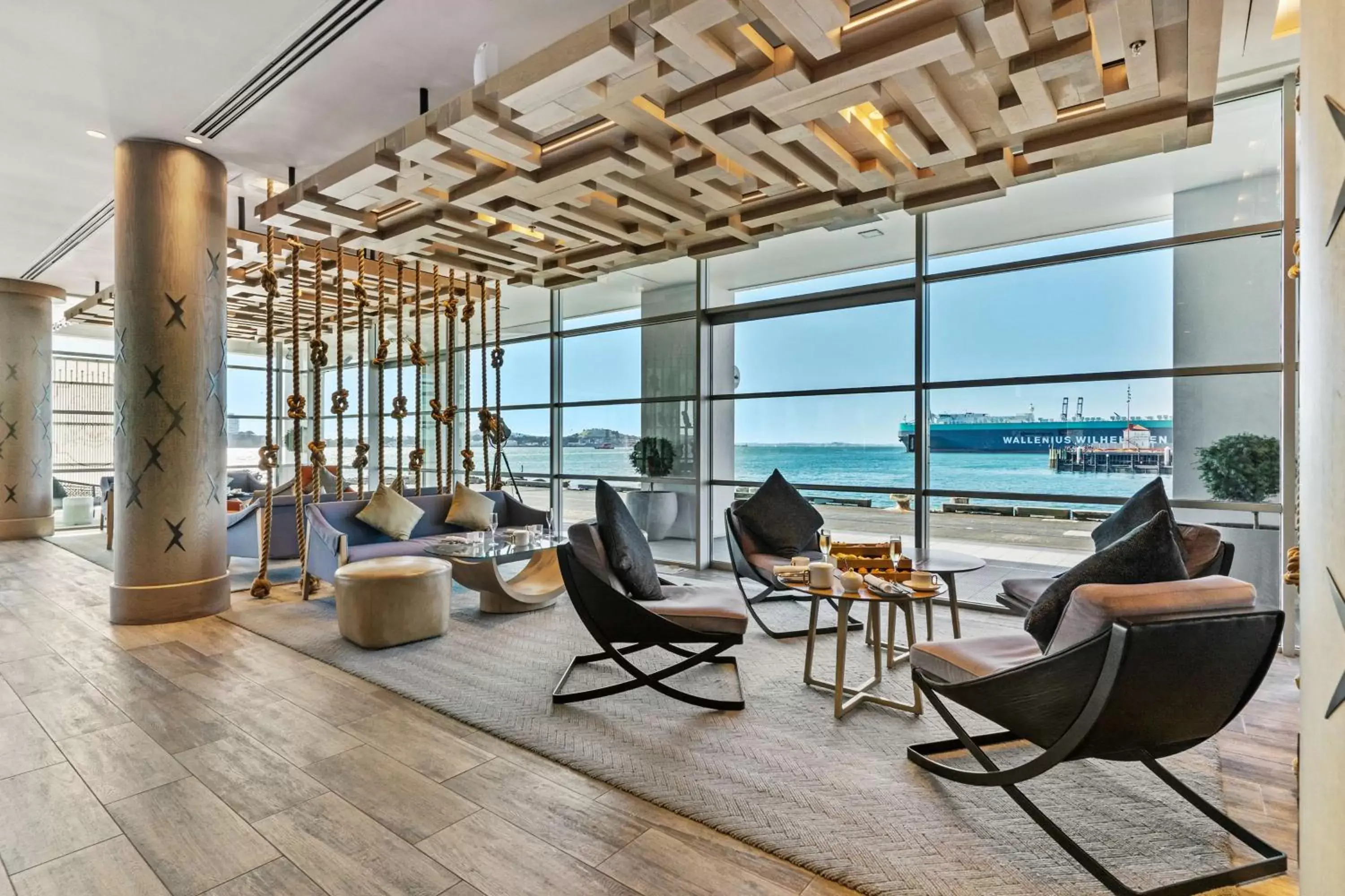 Lounge or bar in Hilton Auckland
