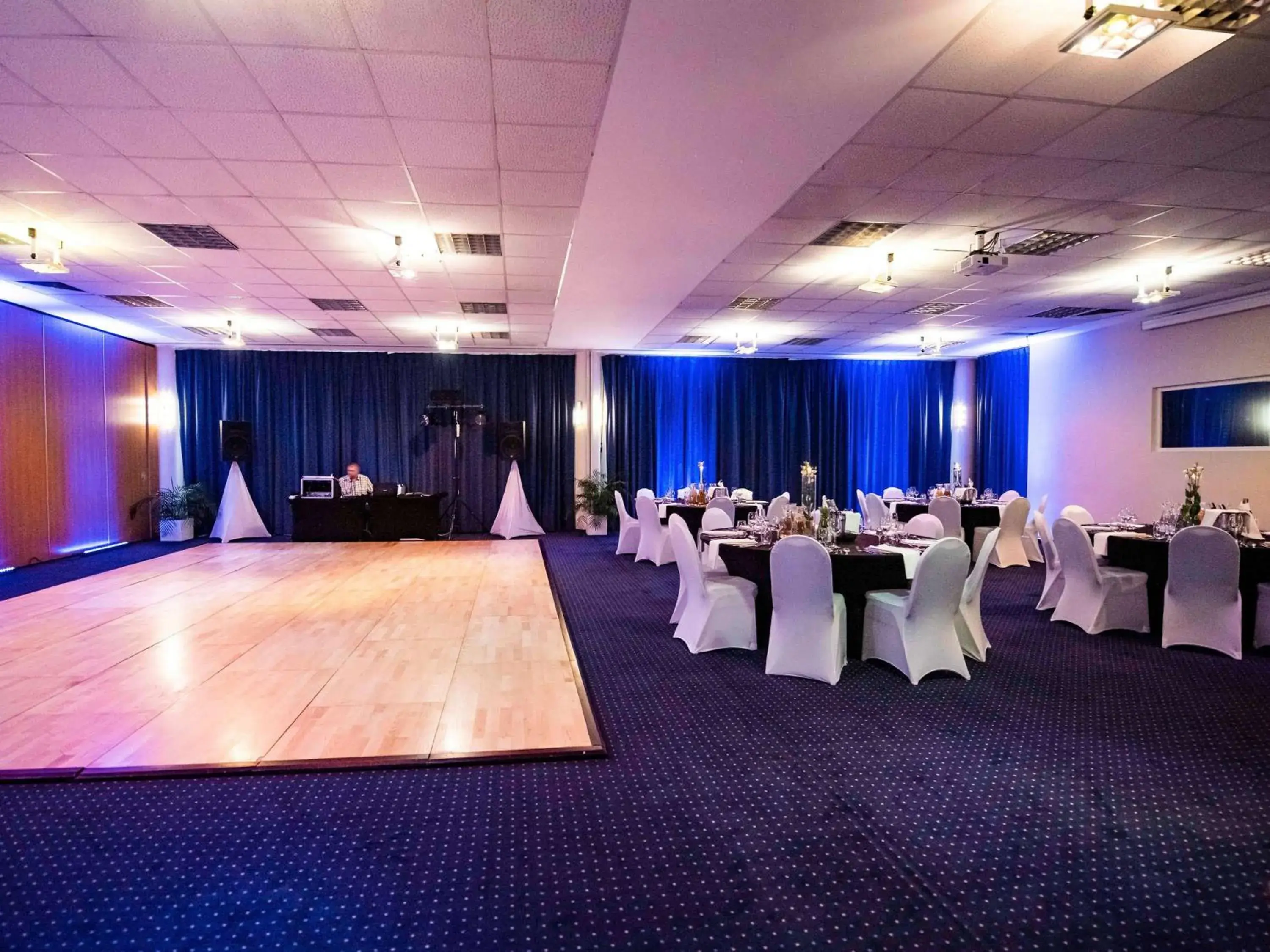 wedding, Banquet Facilities in Mercure Opole