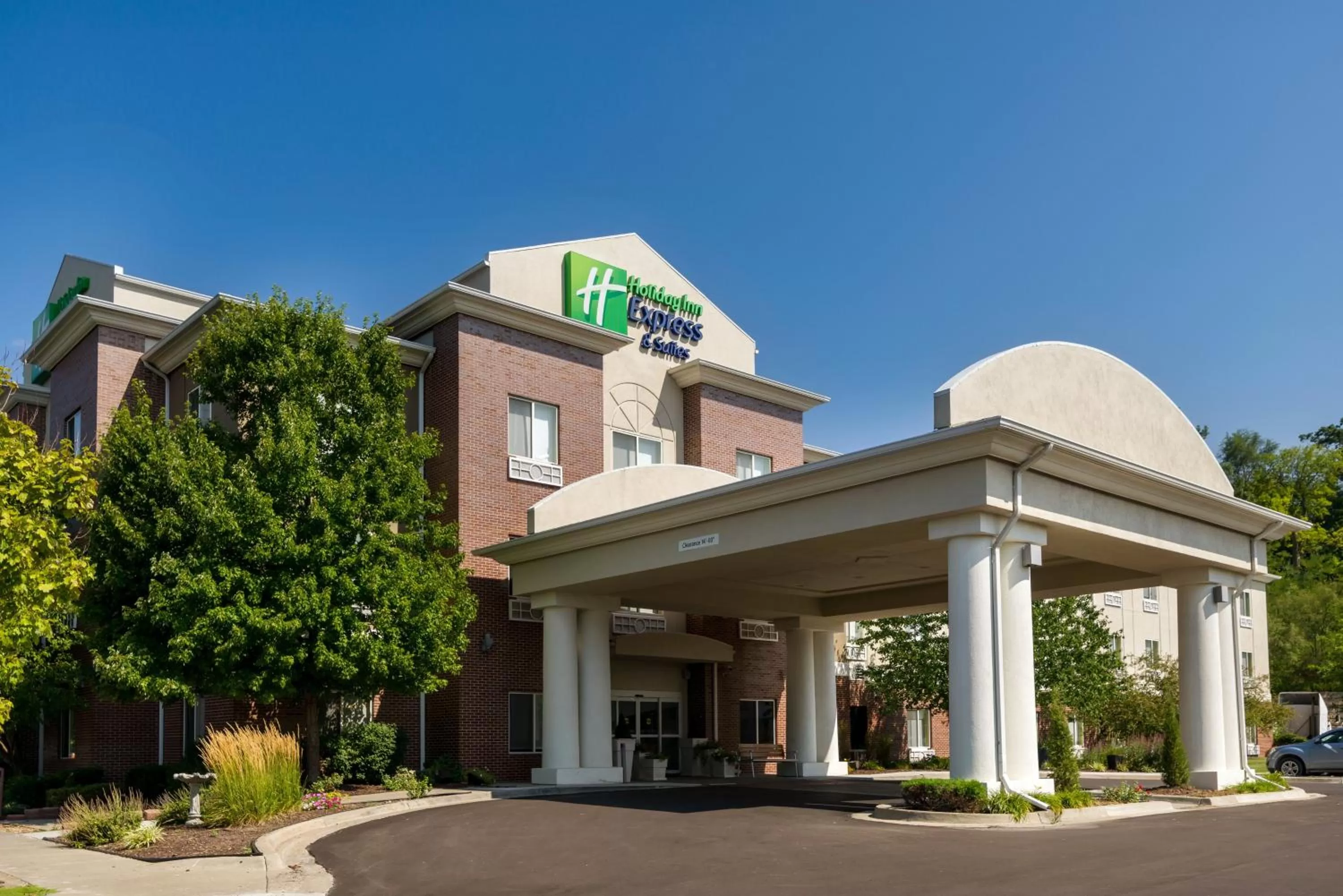 Property building in Holiday Inn Express Independence - Kansas City by IHG