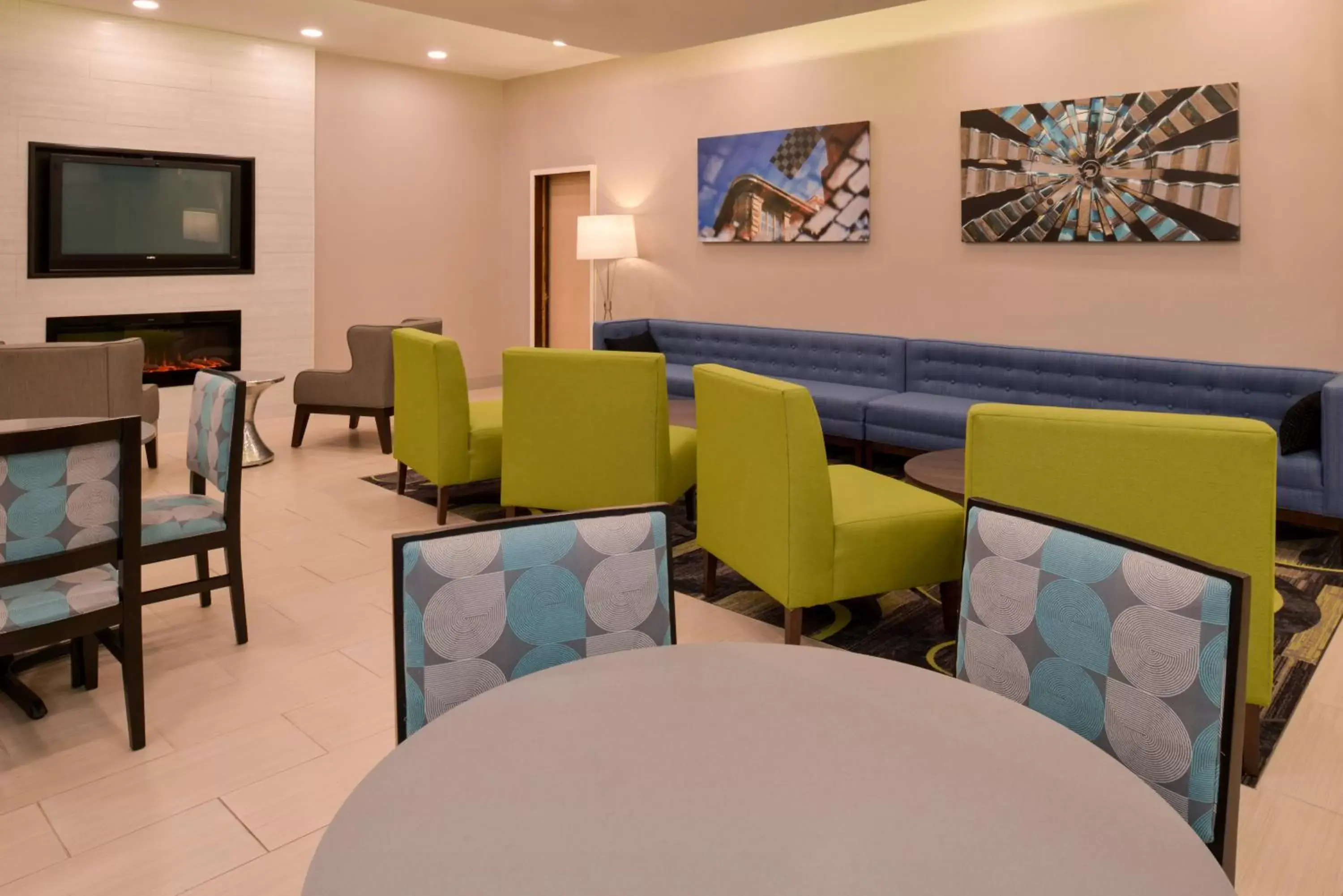 Lounge or bar, Restaurant/Places to Eat in La Quinta by Wyndham Indianapolis South