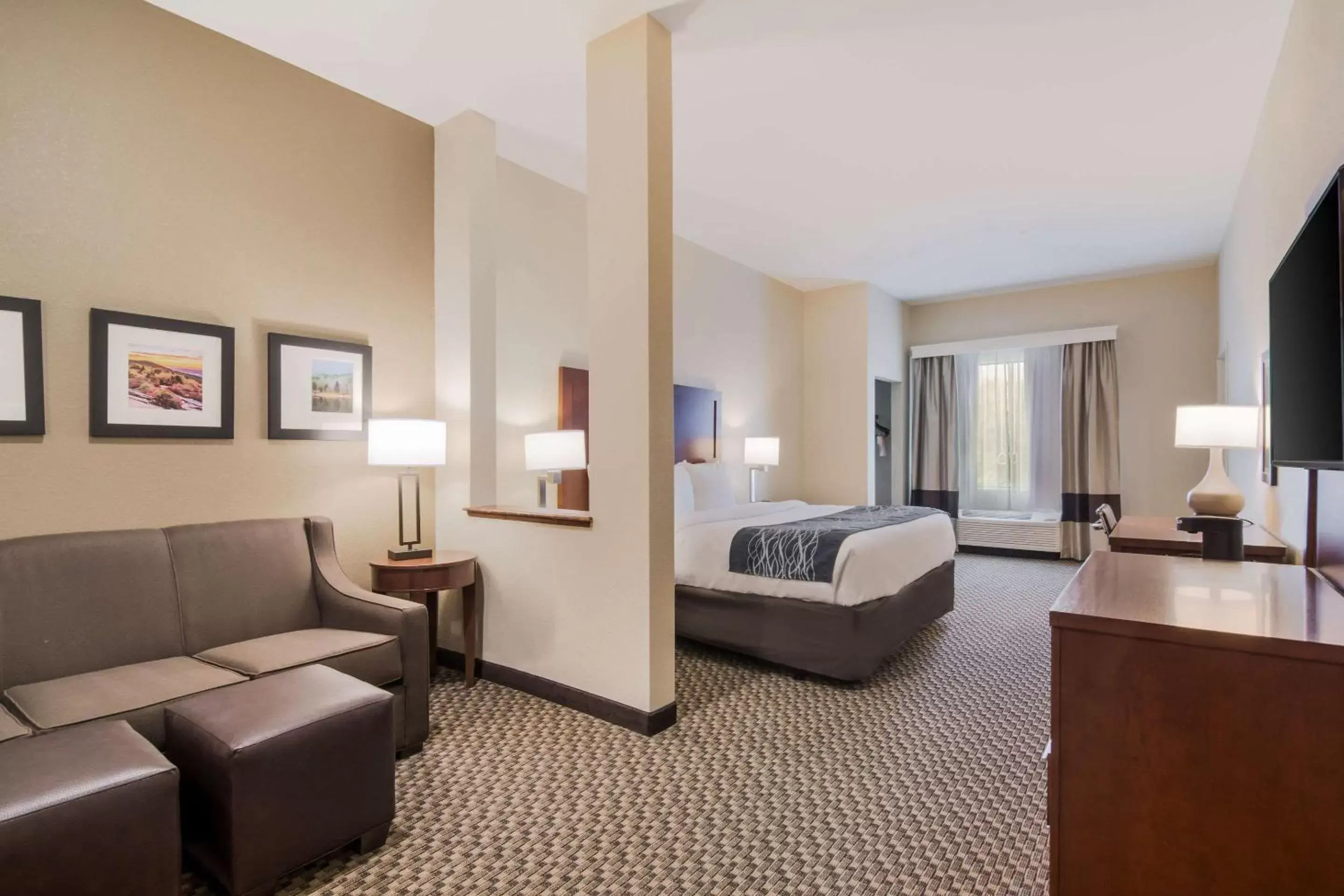 Photo of the whole room, Bed in Comfort Inn & Suites Rock Hill Northeast Photo of the whole room, Bed in Comfort Inn & Suites Rock Hill Northeast