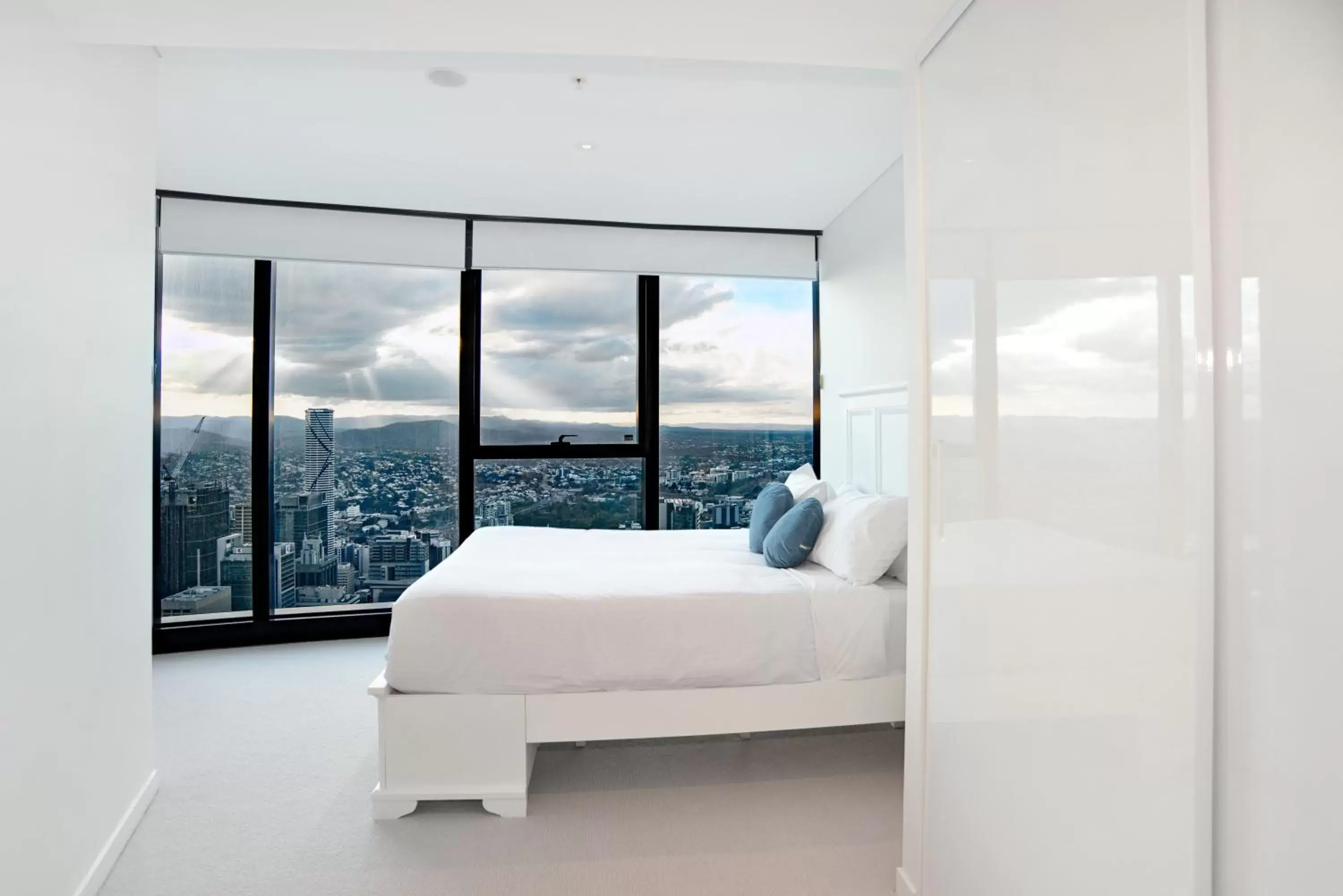 Bedroom in Brisbane Skytower by CLLIX