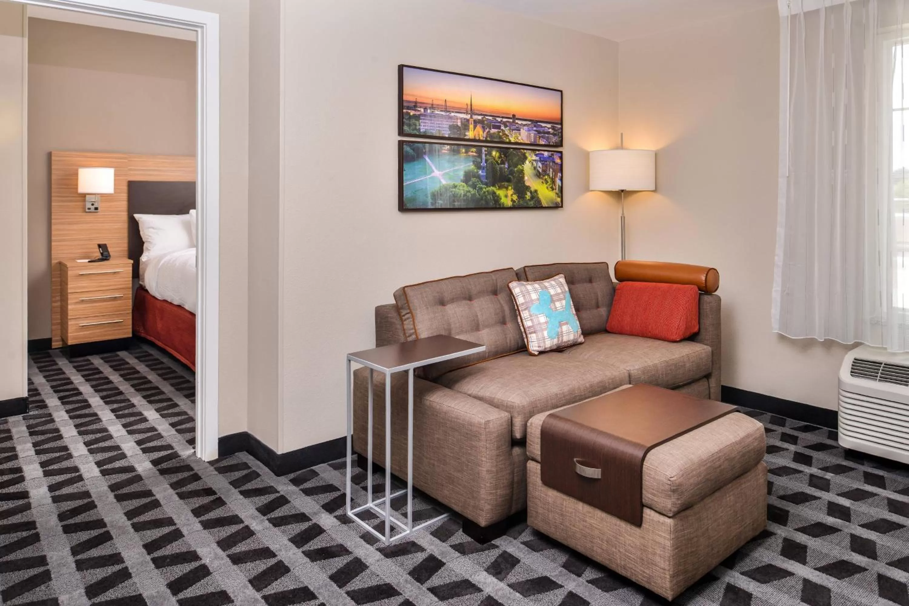 Living room, Bed in TownePlace Suites by Marriott Charleston-West Ashley