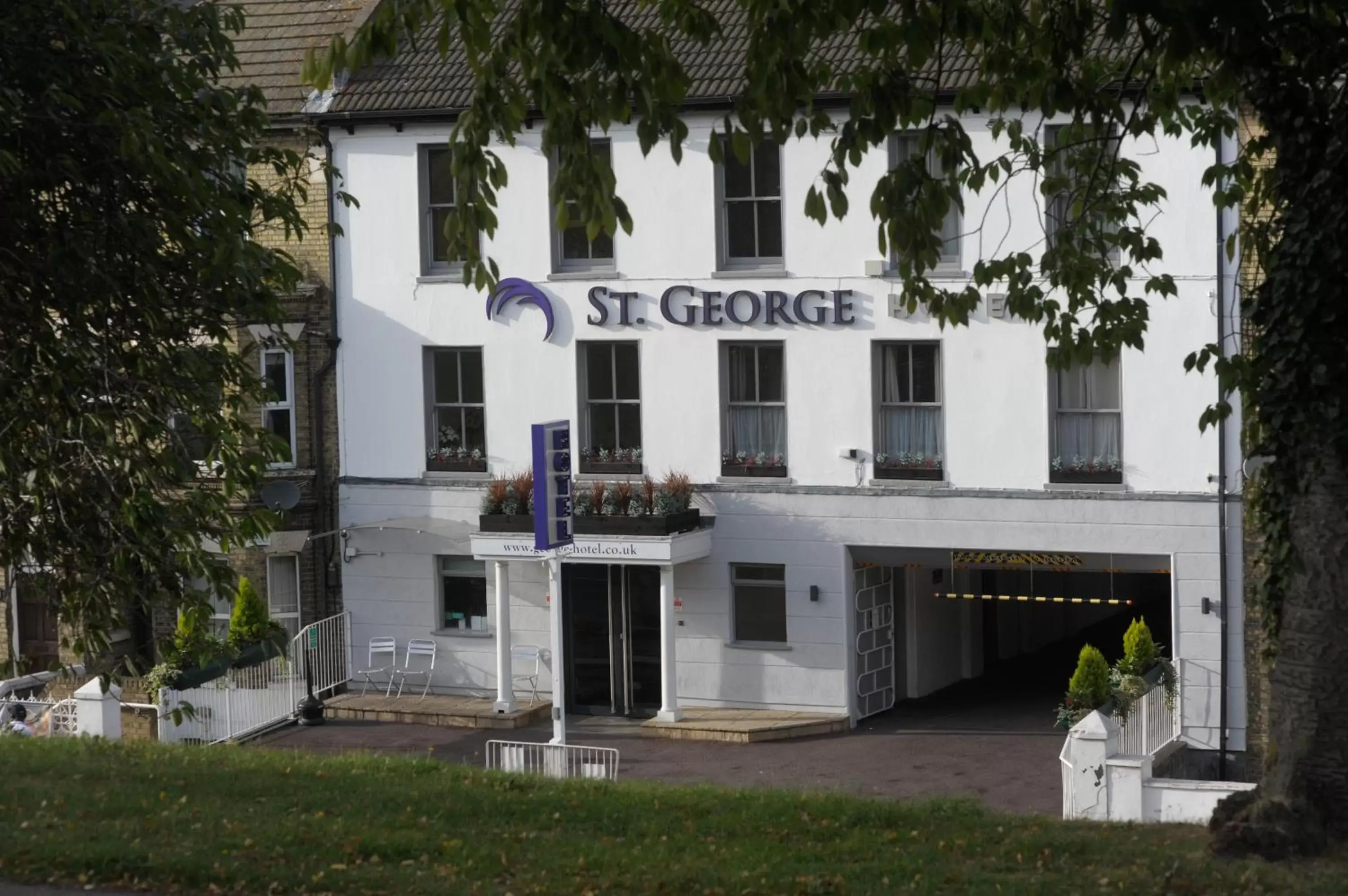 Facade/entrance, Property Building in St George Hotel Rochester-Chatham