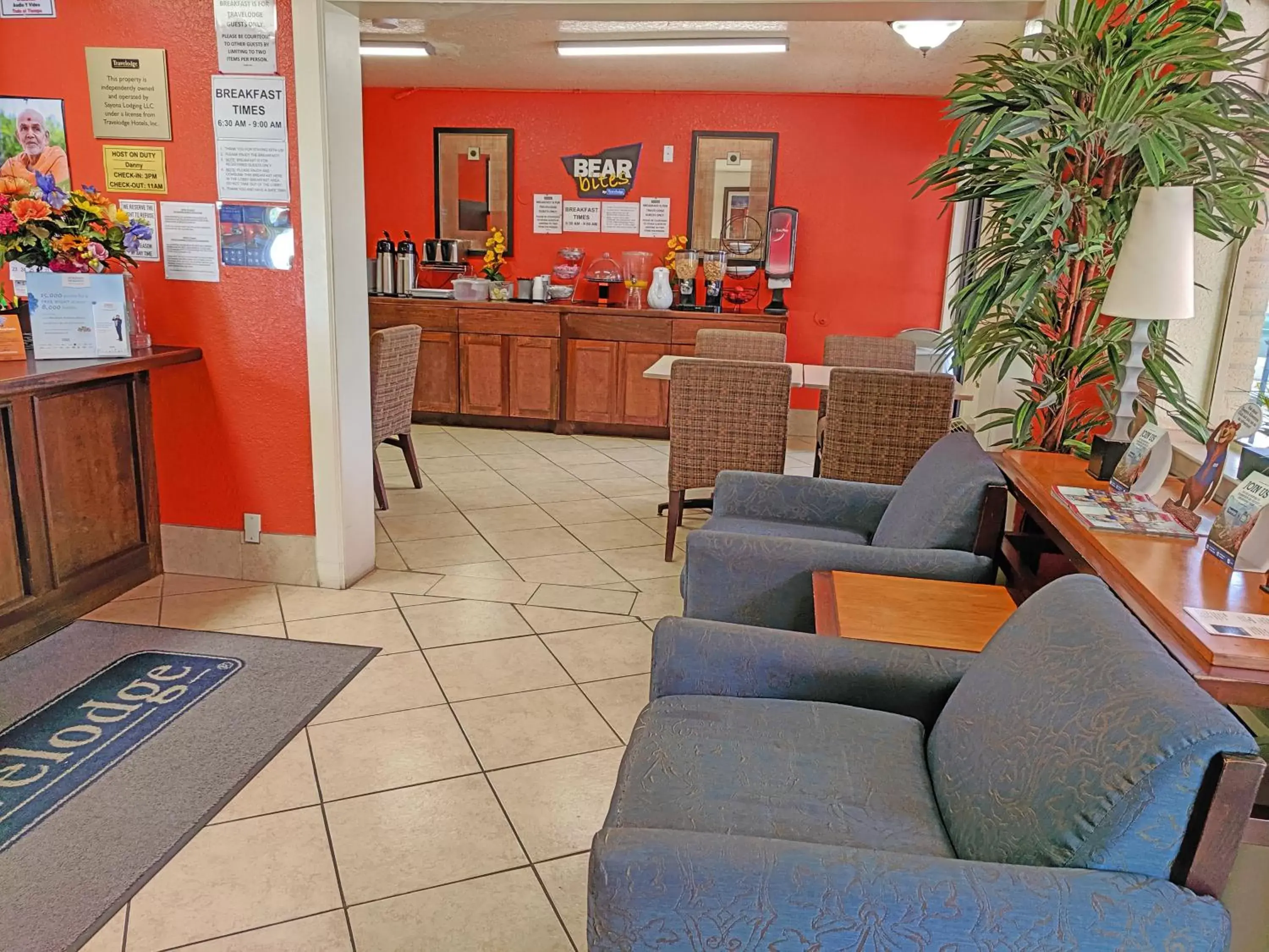 Lobby or reception, Lobby/Reception in Travelodge by Wyndham Houston Hobby Airport