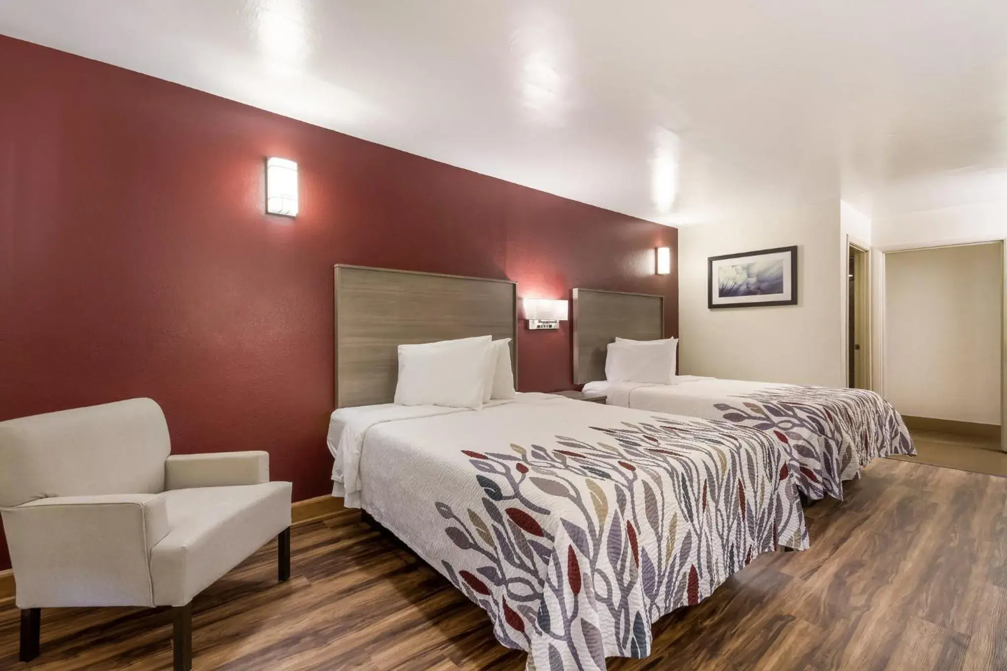 Photo of the whole room, Bed in Red Roof Inn Crestview Photo of the whole room, Bed in Red Roof Inn Crestview