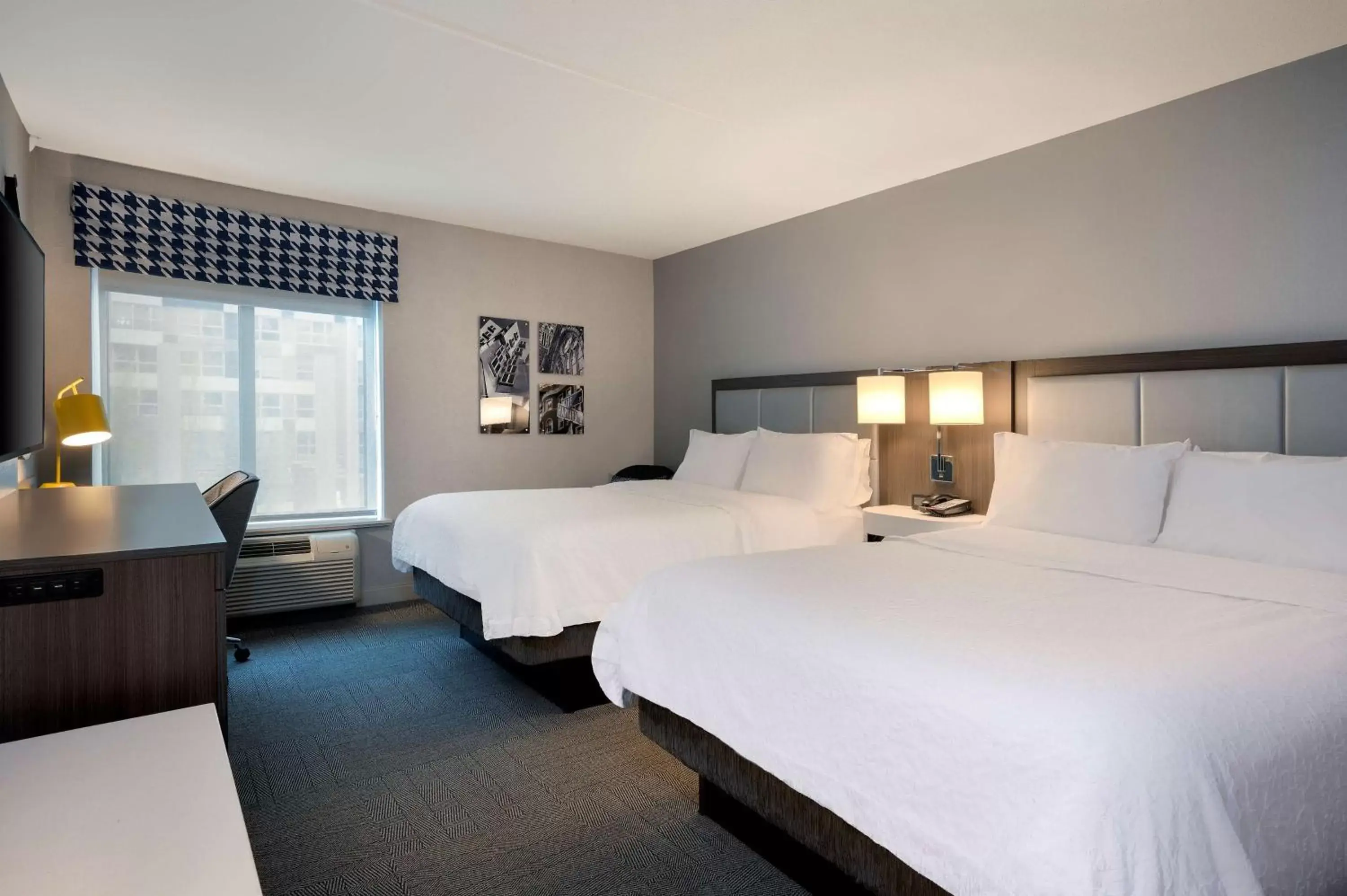 Bed in Hampton Inn by Hilton Boston/Cambridge