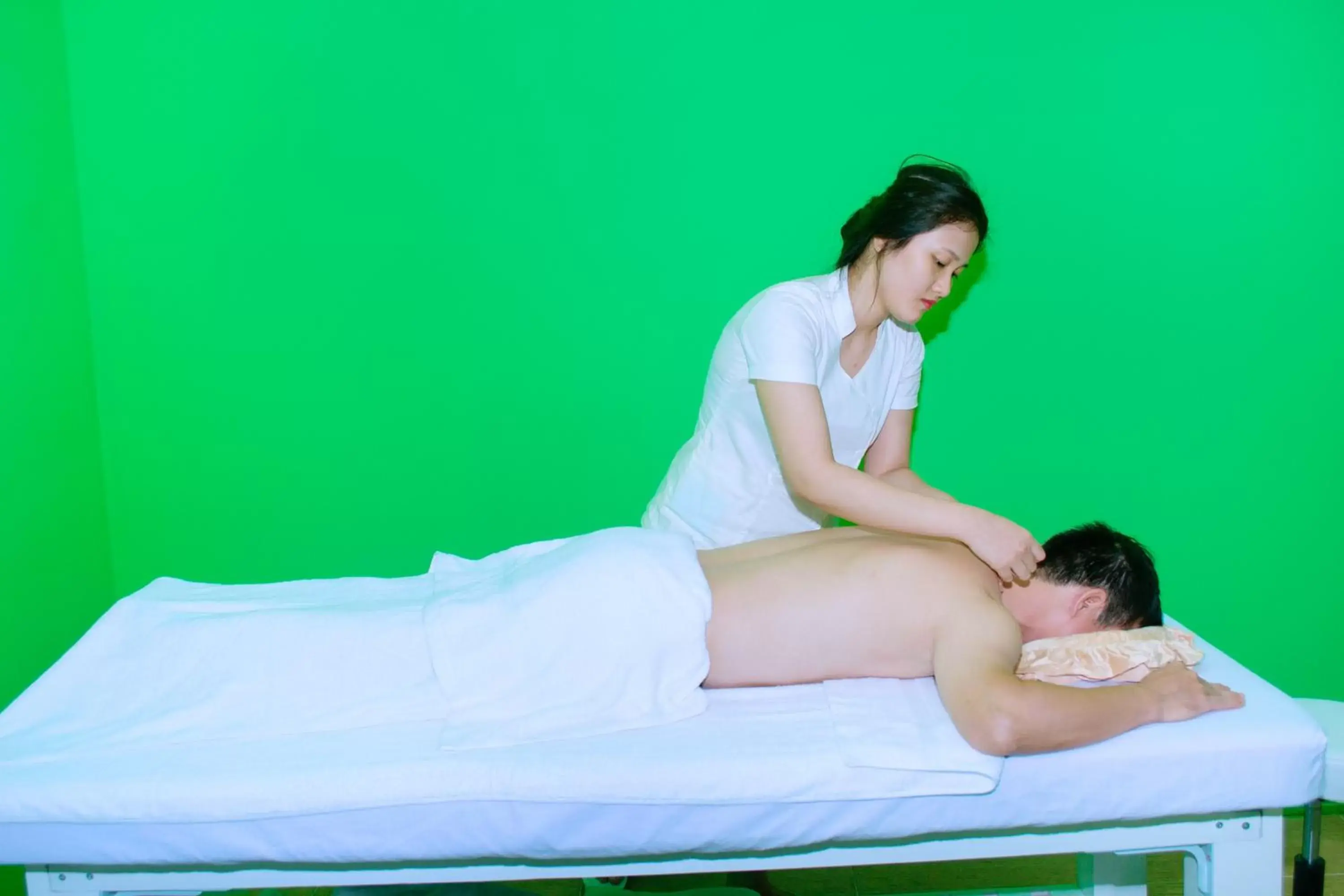 Massage in Edele Hotel