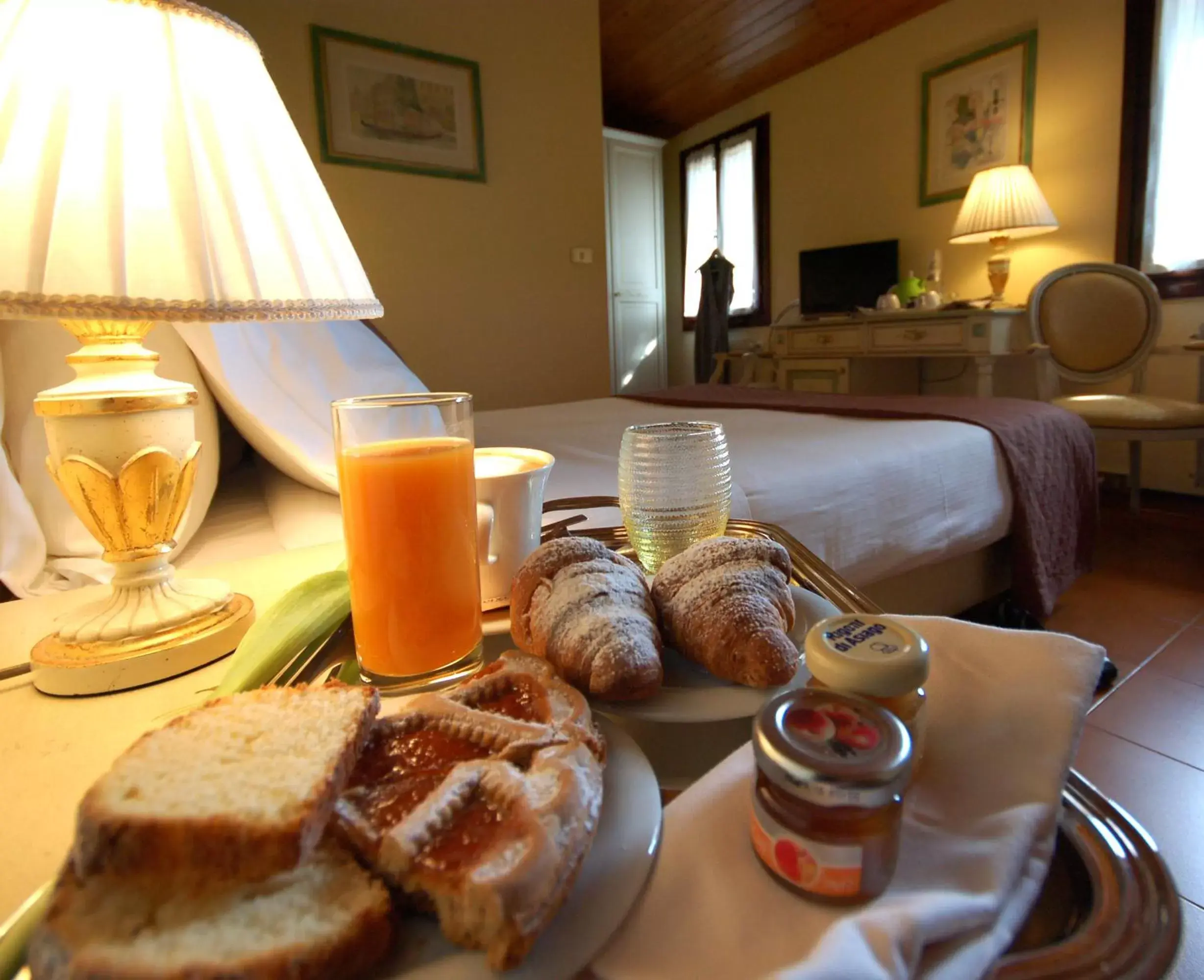 Breakfast in Hotel Antica Fenice