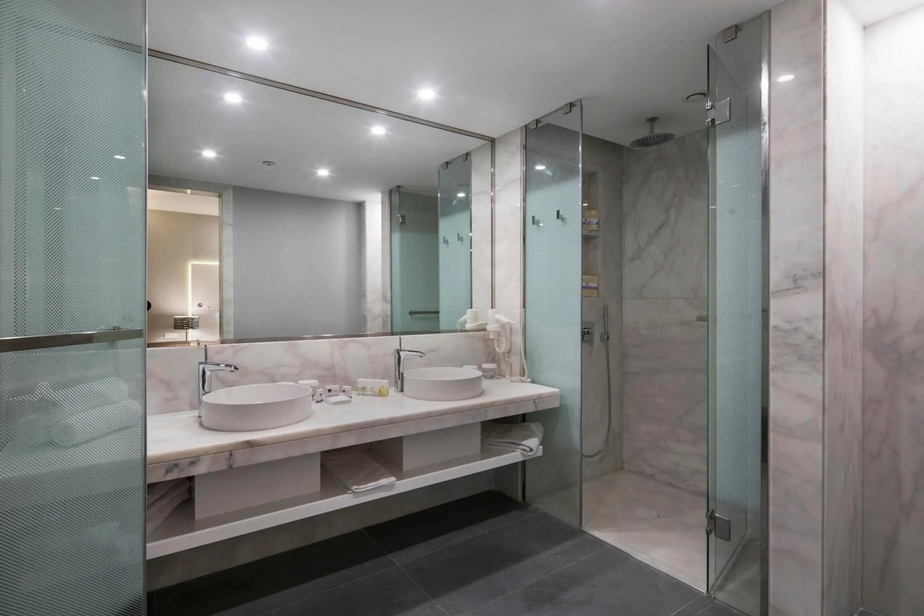 Shower, Bathroom in The Sense Deluxe Hotel