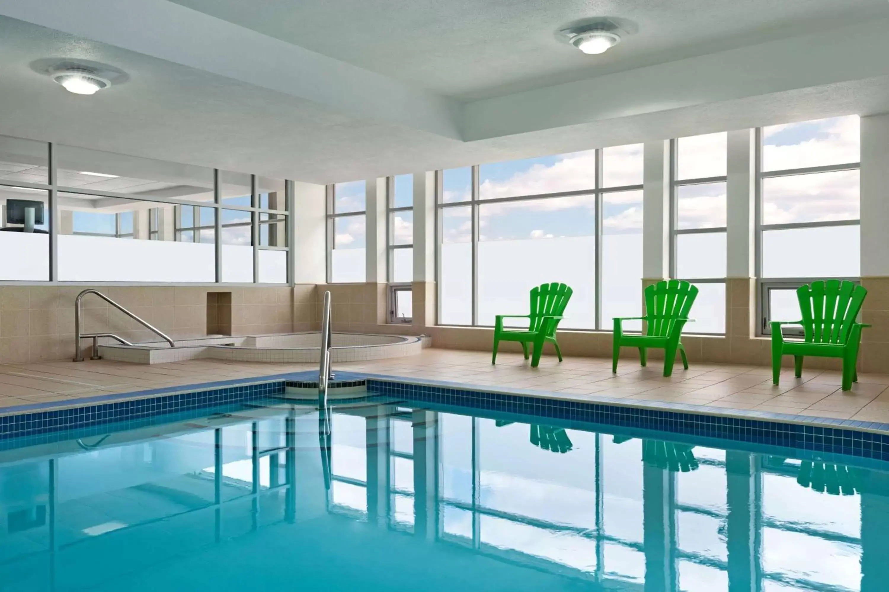 Swimming Pool in Wyndham Garden Niagara Falls Fallsview