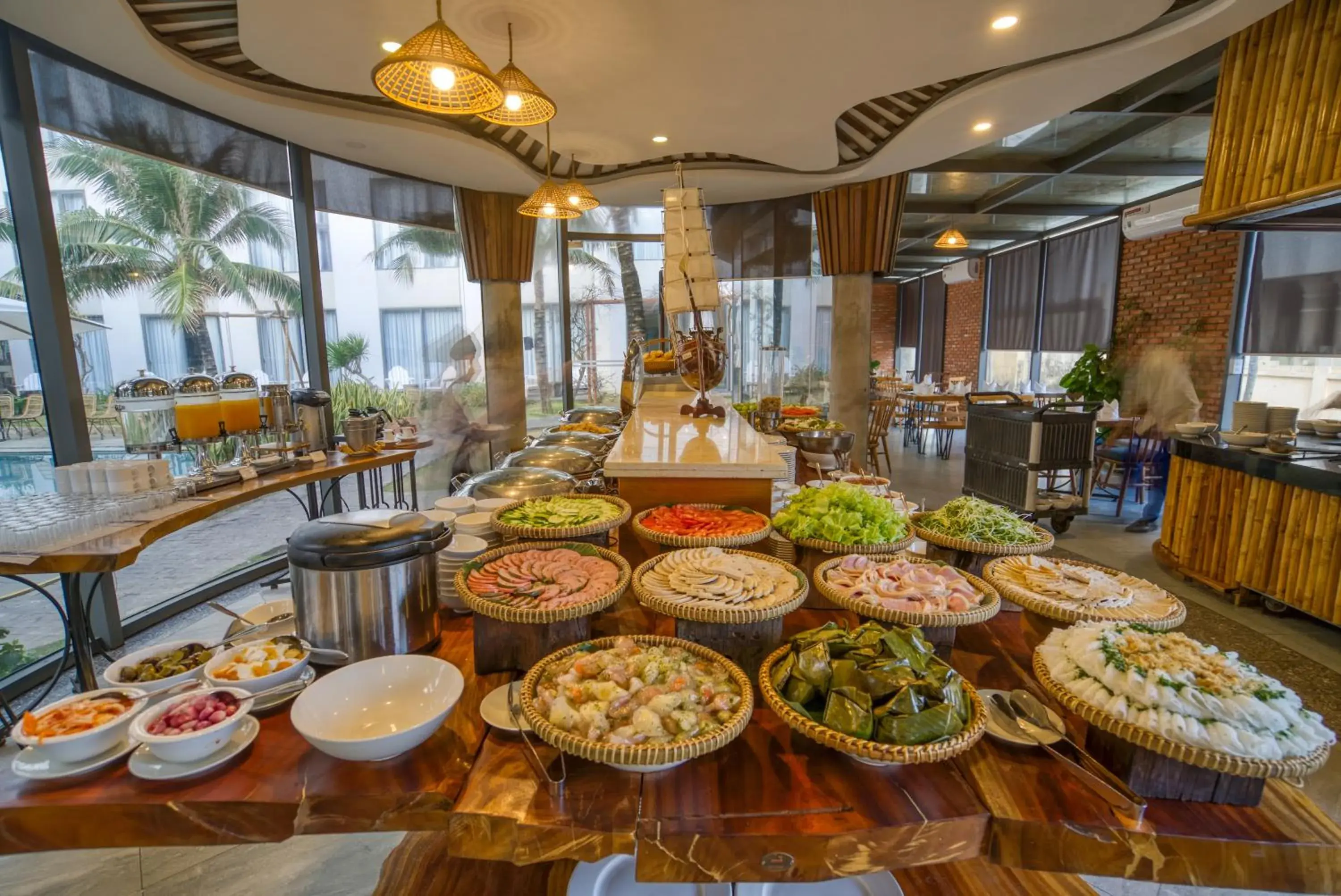 Restaurant/places to eat in Sala Tuy Hoa Beach Hotel