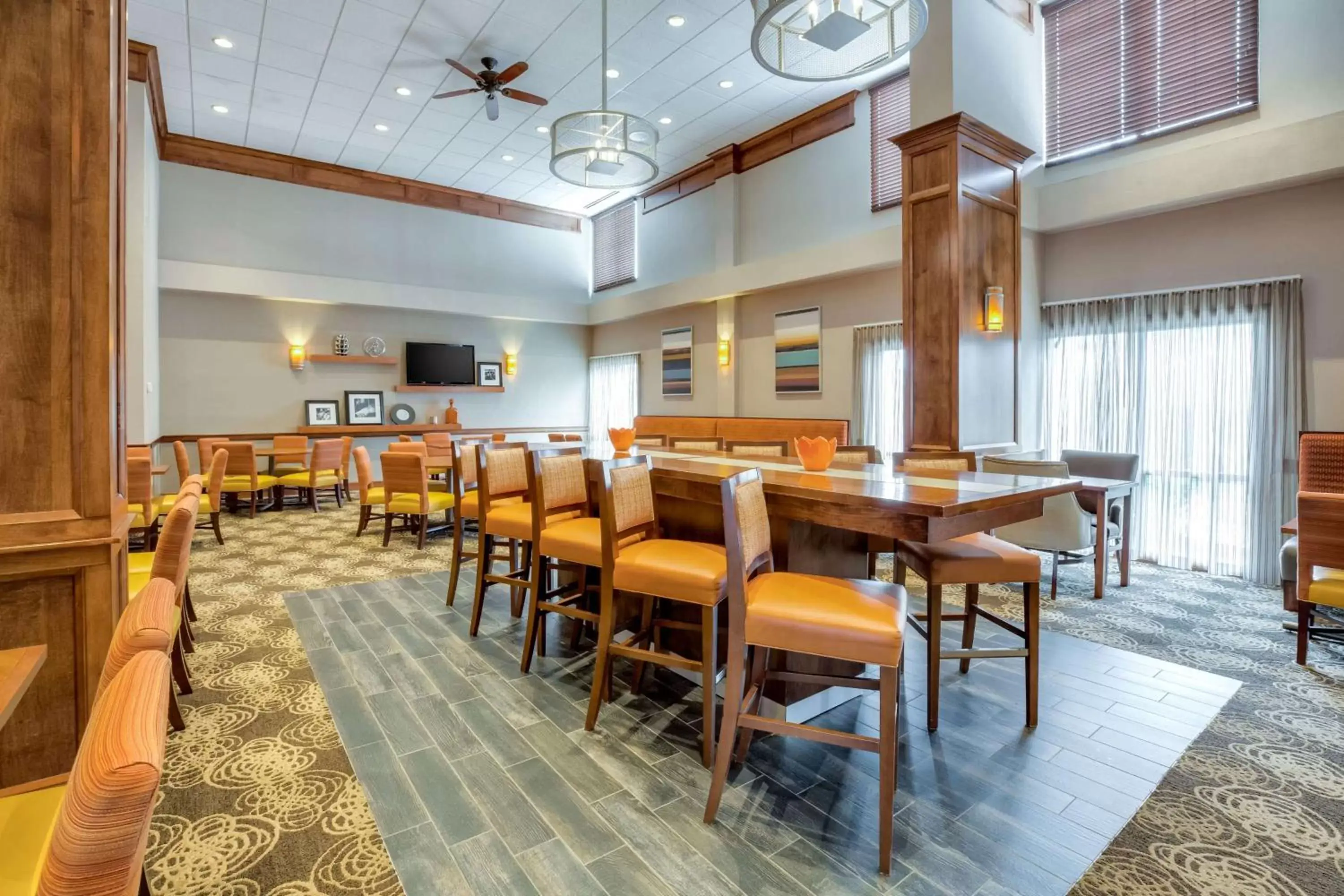 Lobby or reception, Restaurant/Places to Eat in Hampton Inn Boston-Norwood