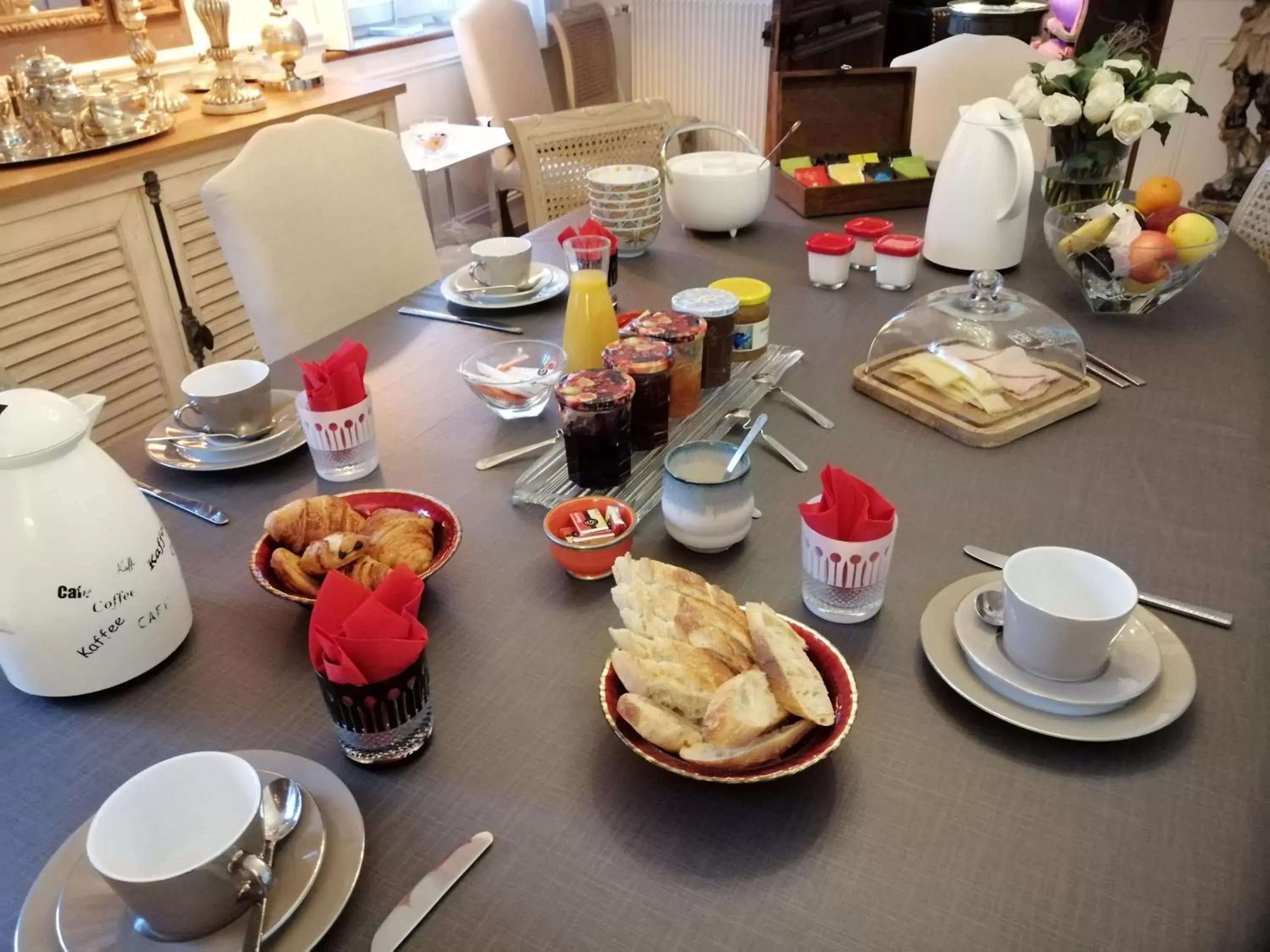 Continental breakfast, Breakfast in Chambres et Tables d'hôtes du Puits d'Athie