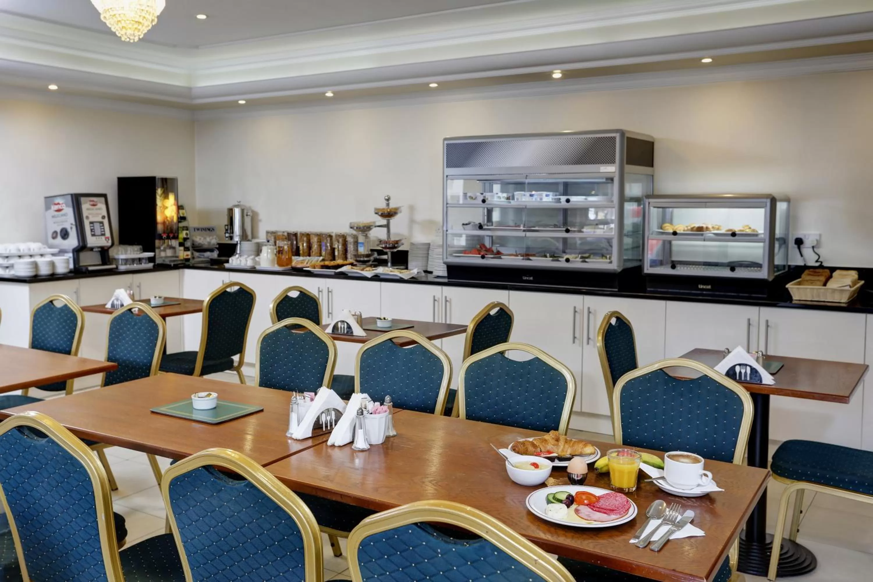 Restaurant/places to eat in Best Western London Highbury