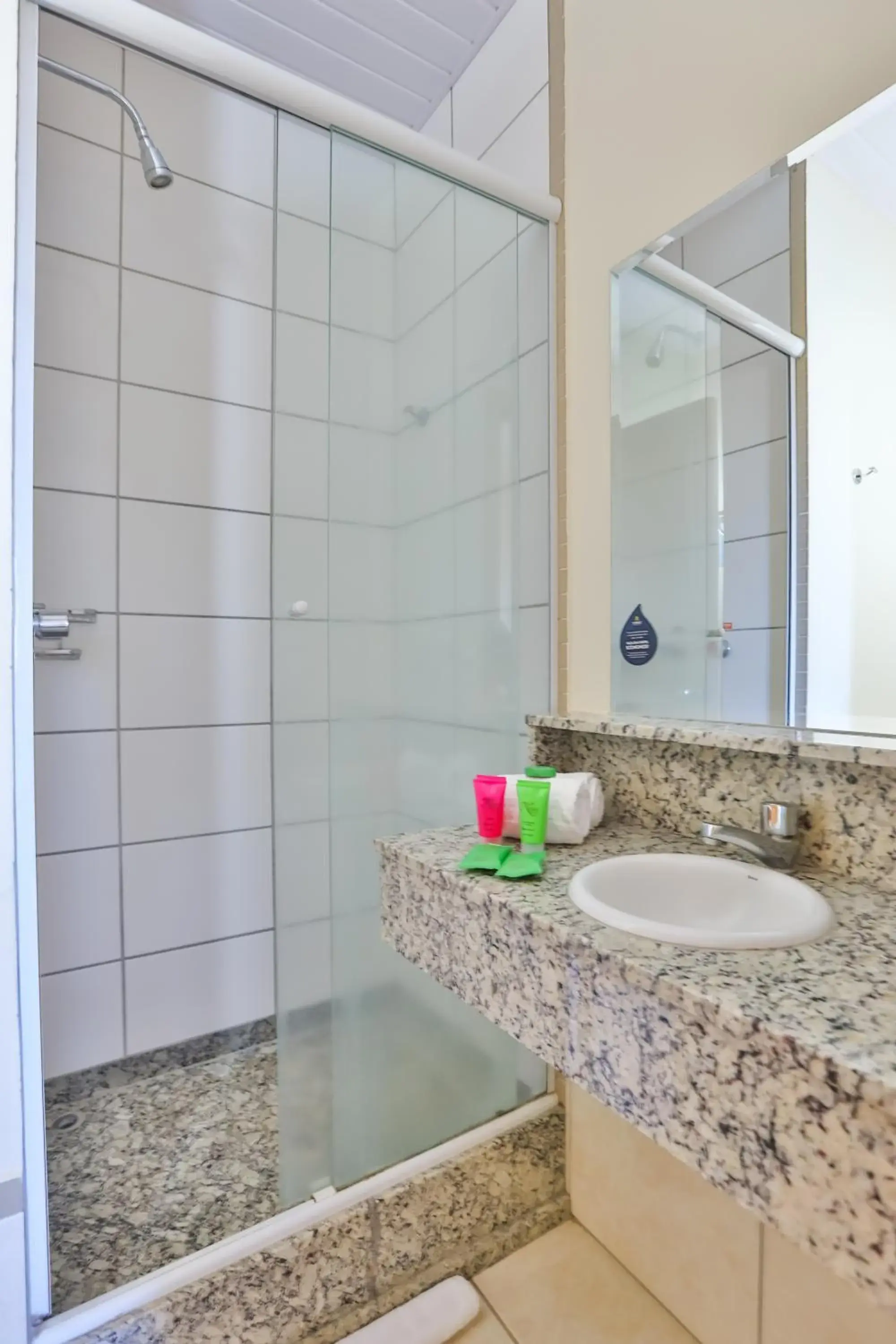 Shower, Bathroom in Thermas de Olimpia Resorts by Mercure