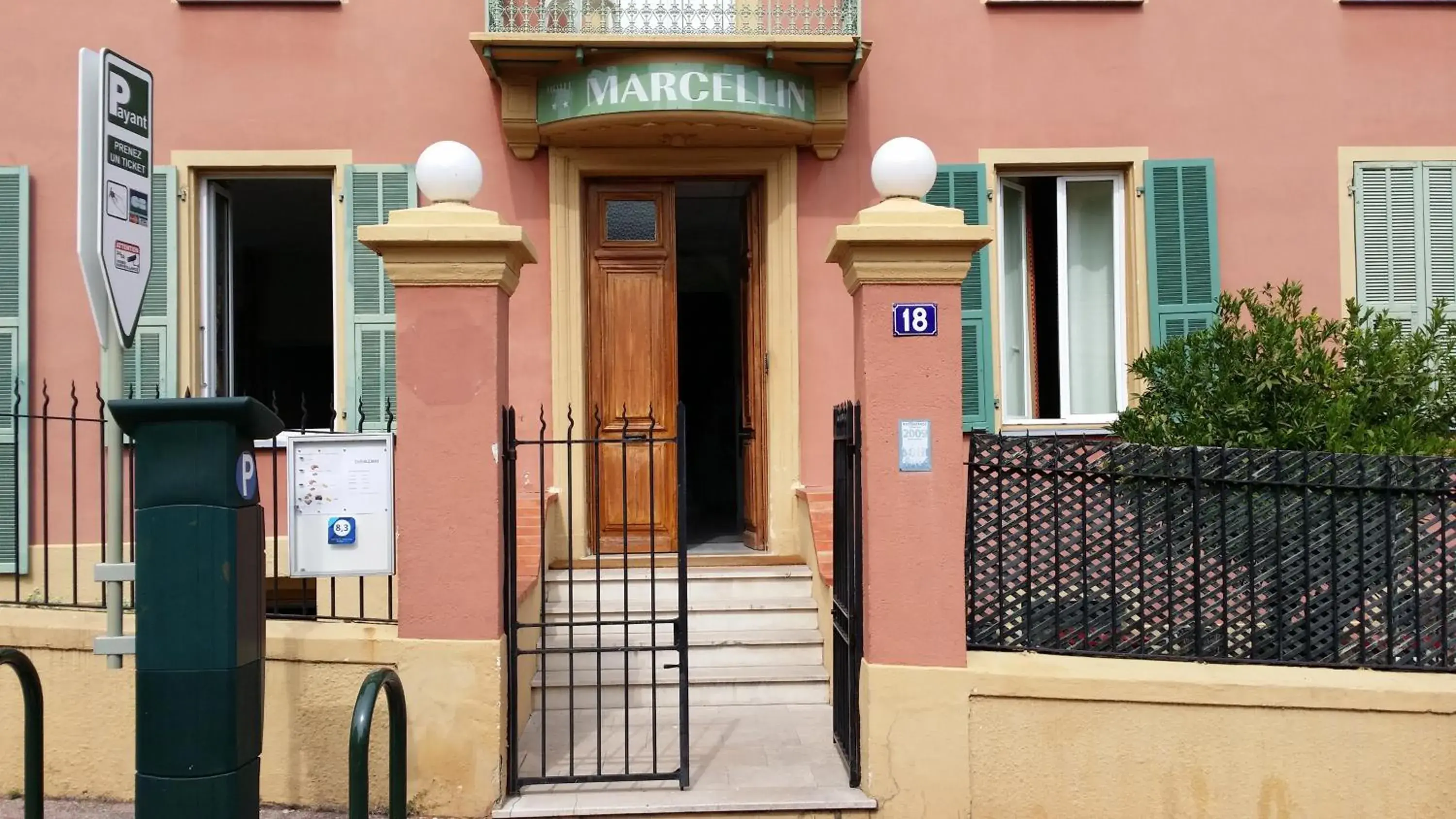 Facade/entrance in Hotel Marcellin