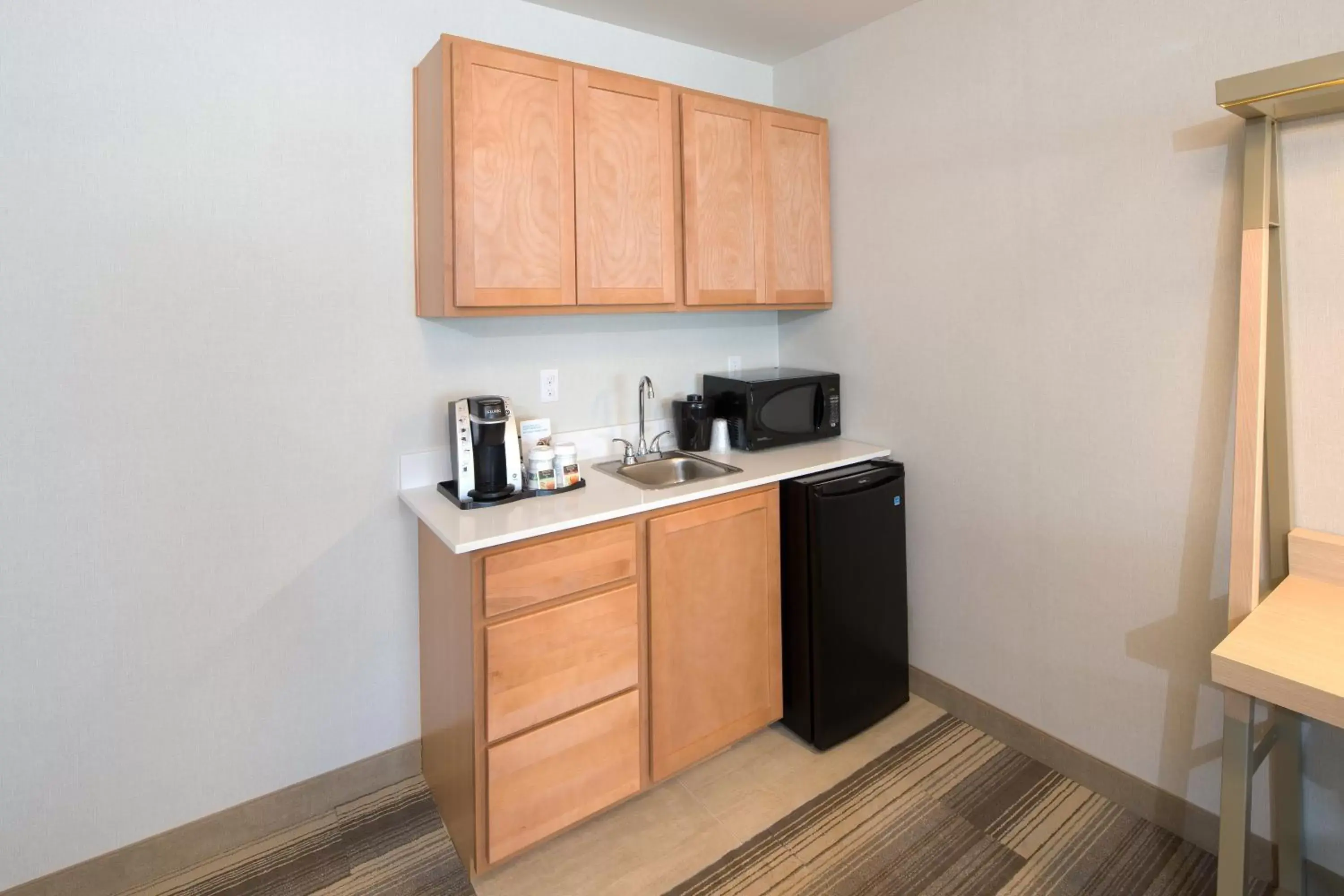 Photo of the whole room in Holiday Inn Express Rochester Hills, an IHG Hotel Photo of the whole room in Holiday Inn Express Rochester Hills, an IHG Hotel