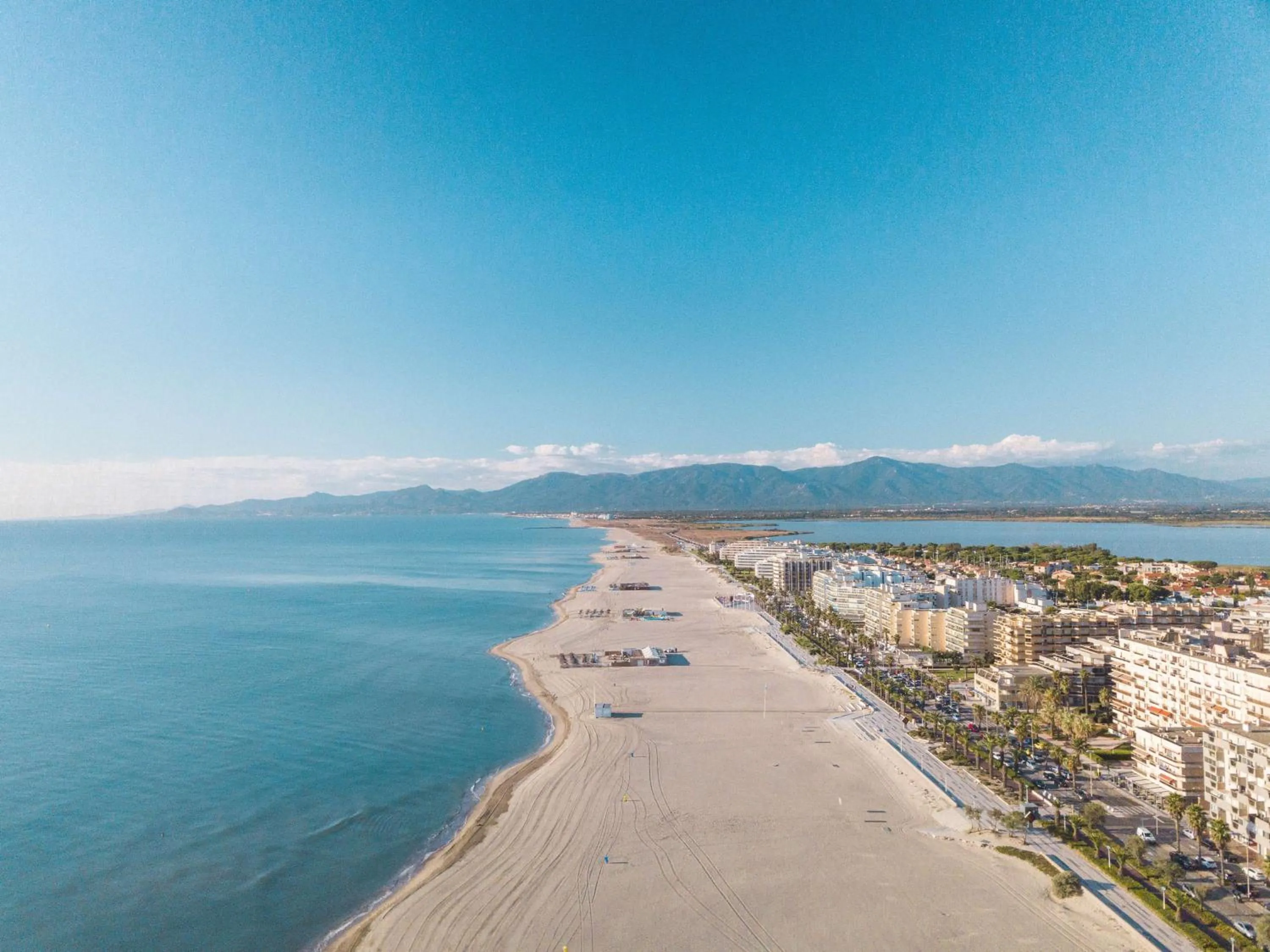 Beach in Best Western Plus Hotel Canet-Plage