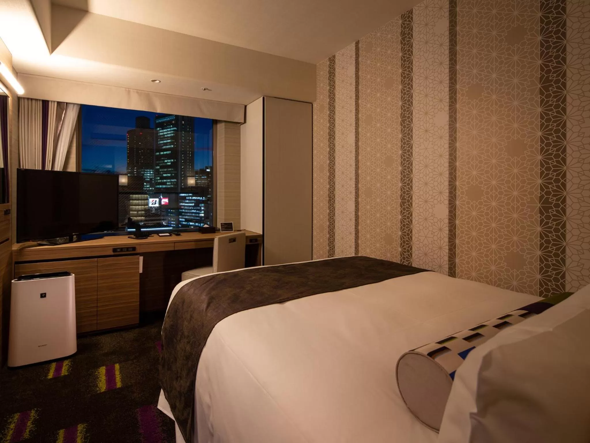 Photo of the whole room, Bed in Hotel Monterey Le Frere Osaka