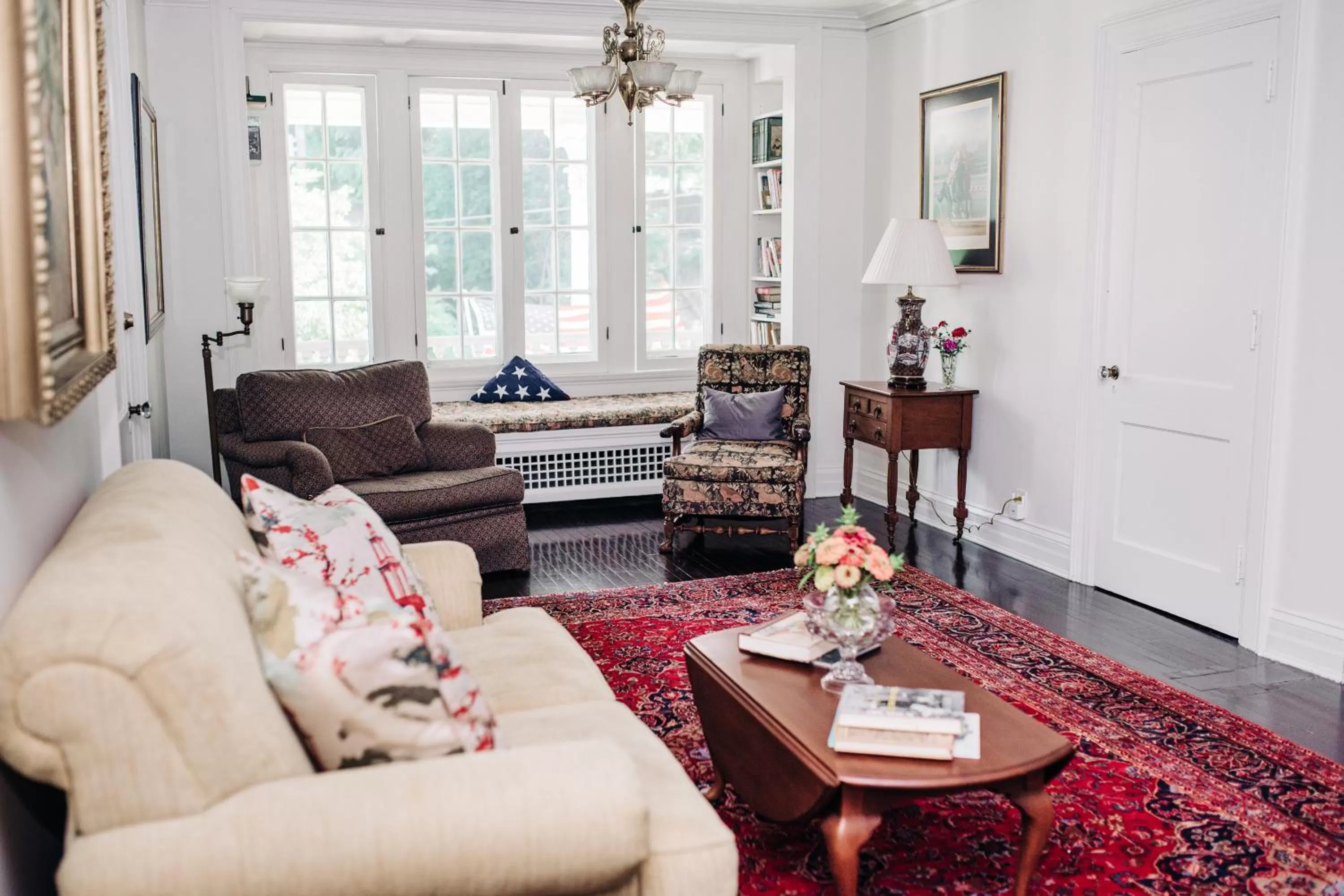 Seating area in Benn Conger Inn