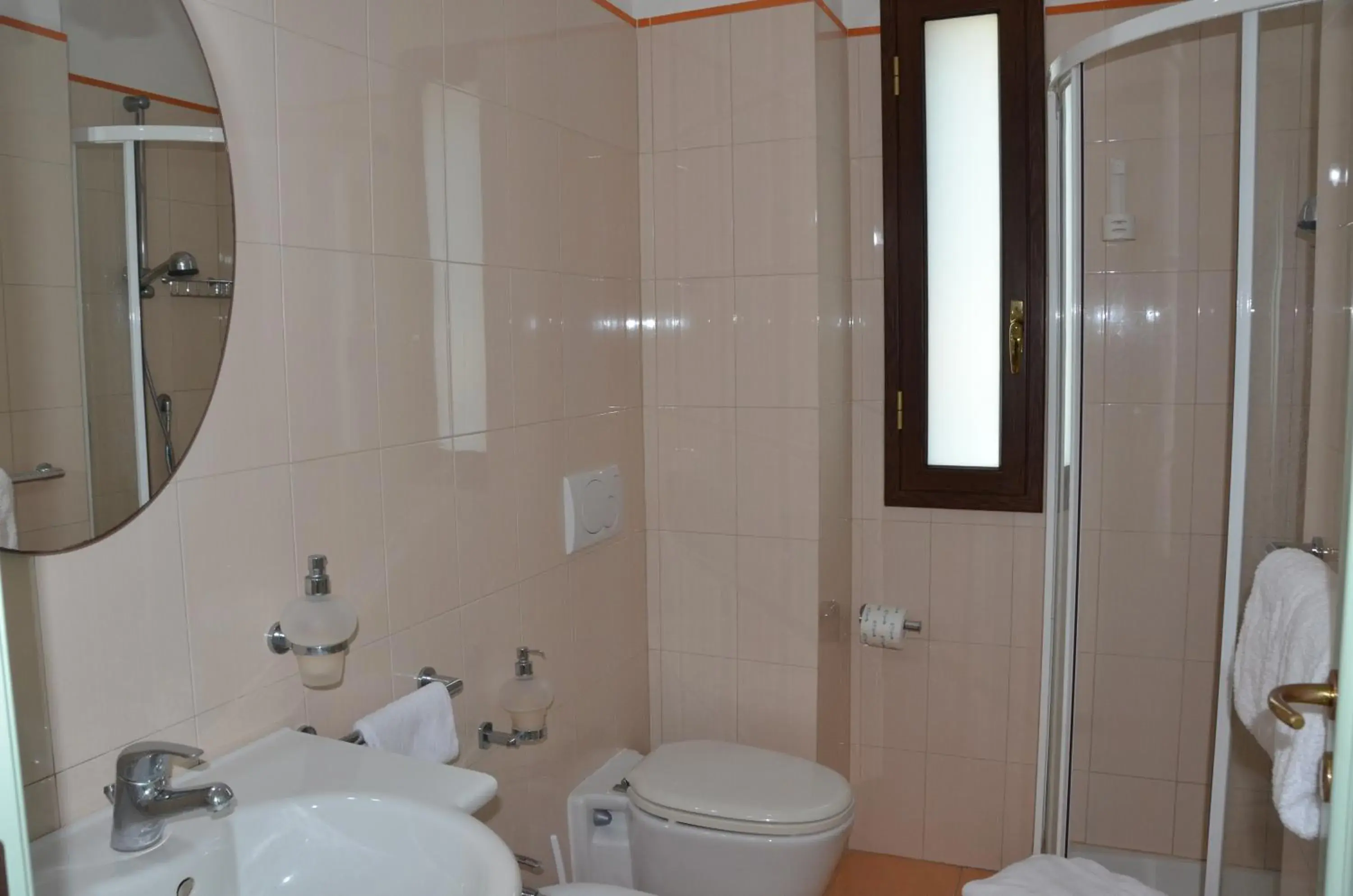 Bathroom in Kalos Hotel