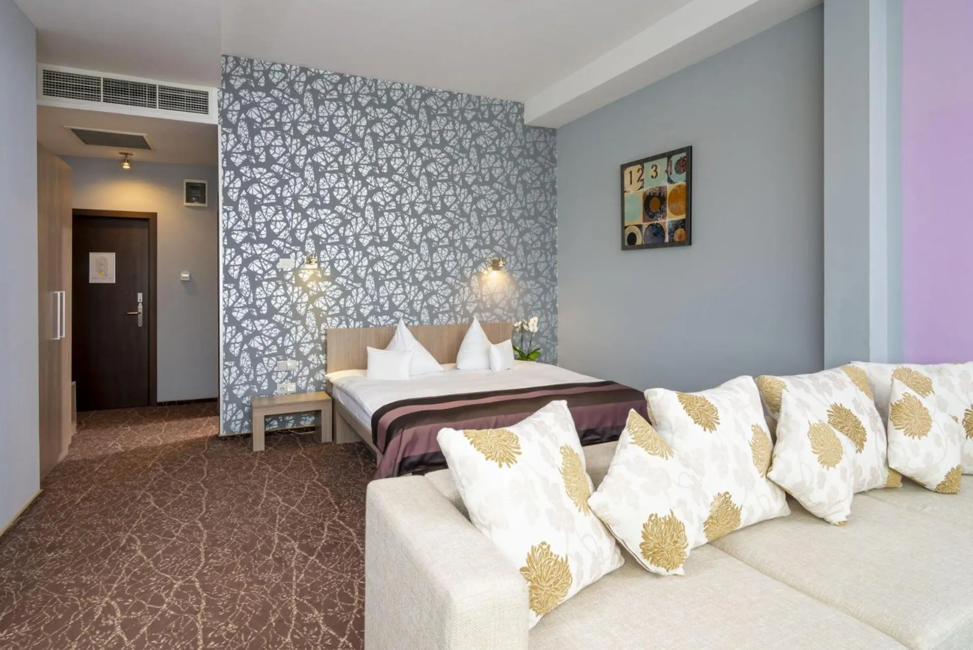 Photo of the whole room, Bed in West City Hotel