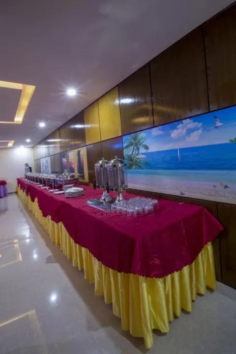 Food and drinks in Hotel Mira Garden