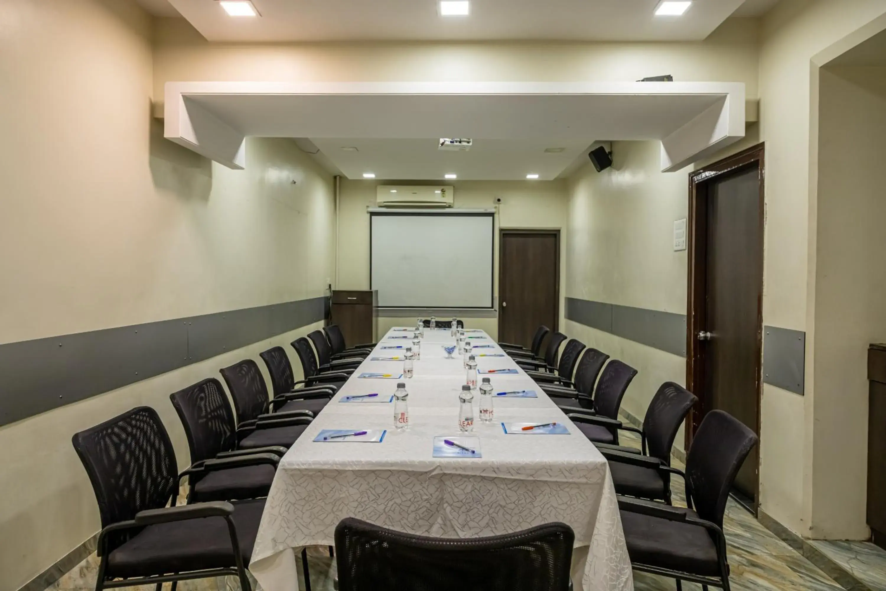 Meeting/conference room in Hotel Rama Heritage