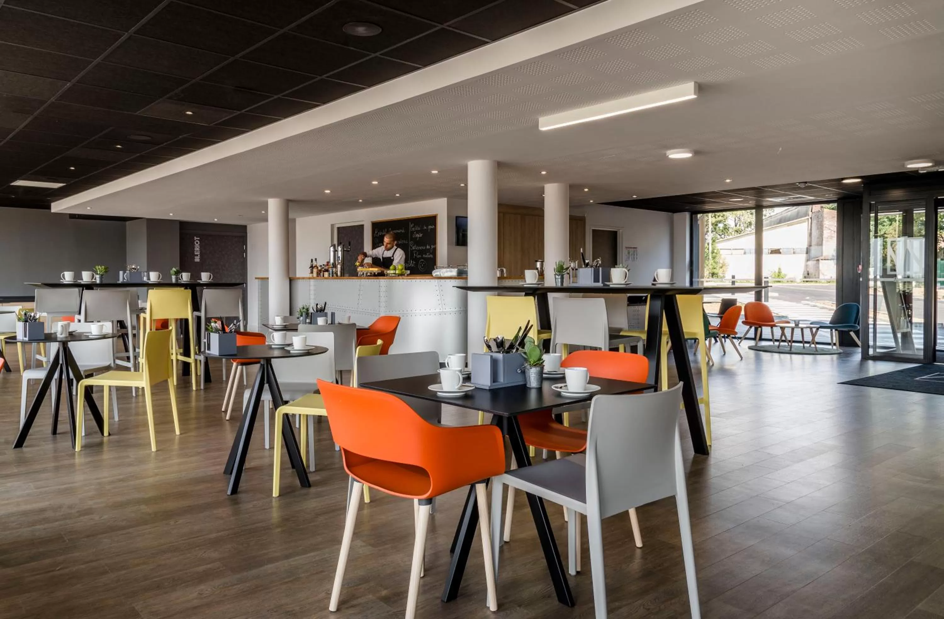 Restaurant/places to eat in Najeti Hôtel Lille Nord