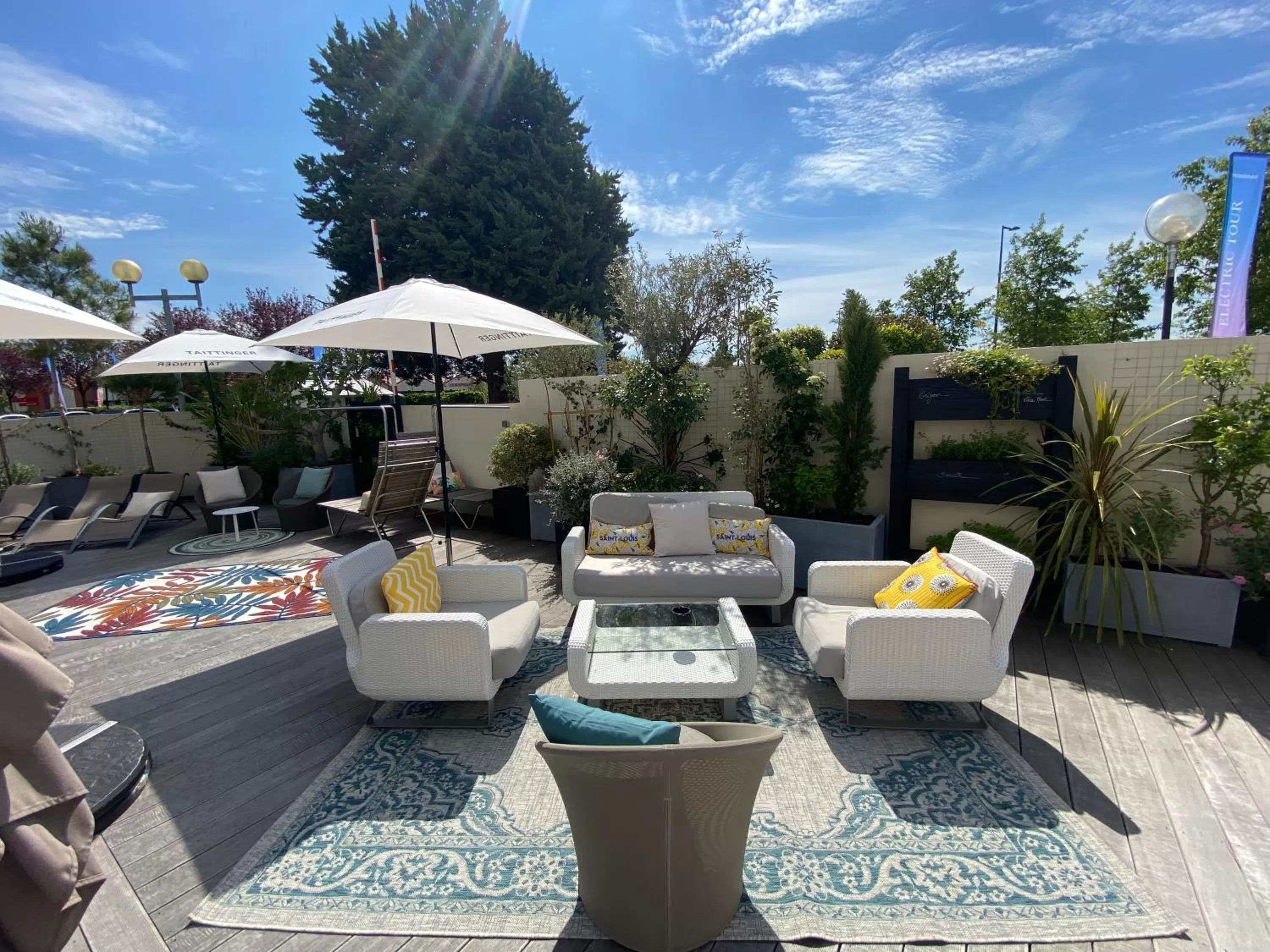 Balcony/Terrace in Best Western Plus Paris Saclay