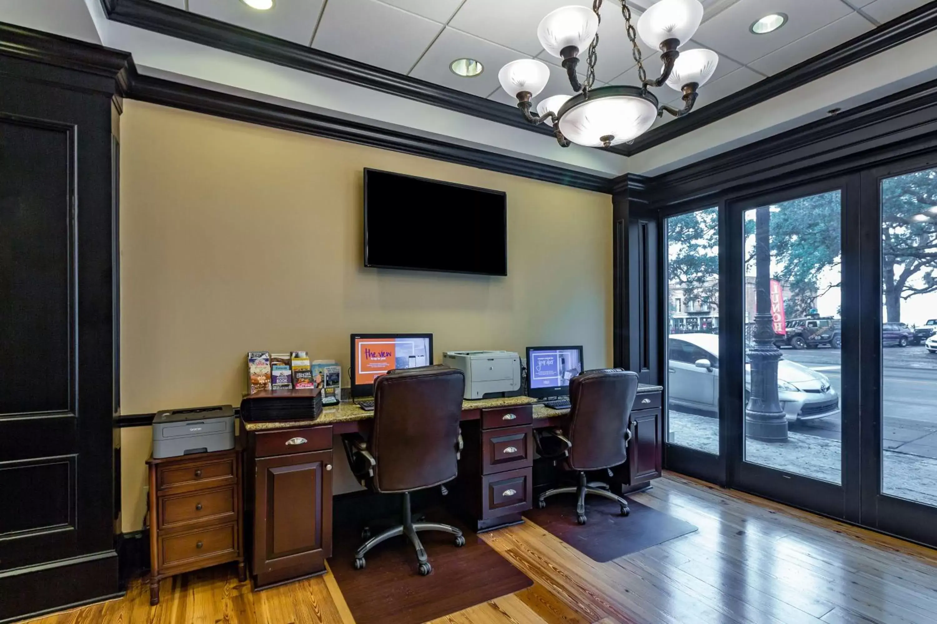 Business facilities in Hampton Inn Savannah Historic District