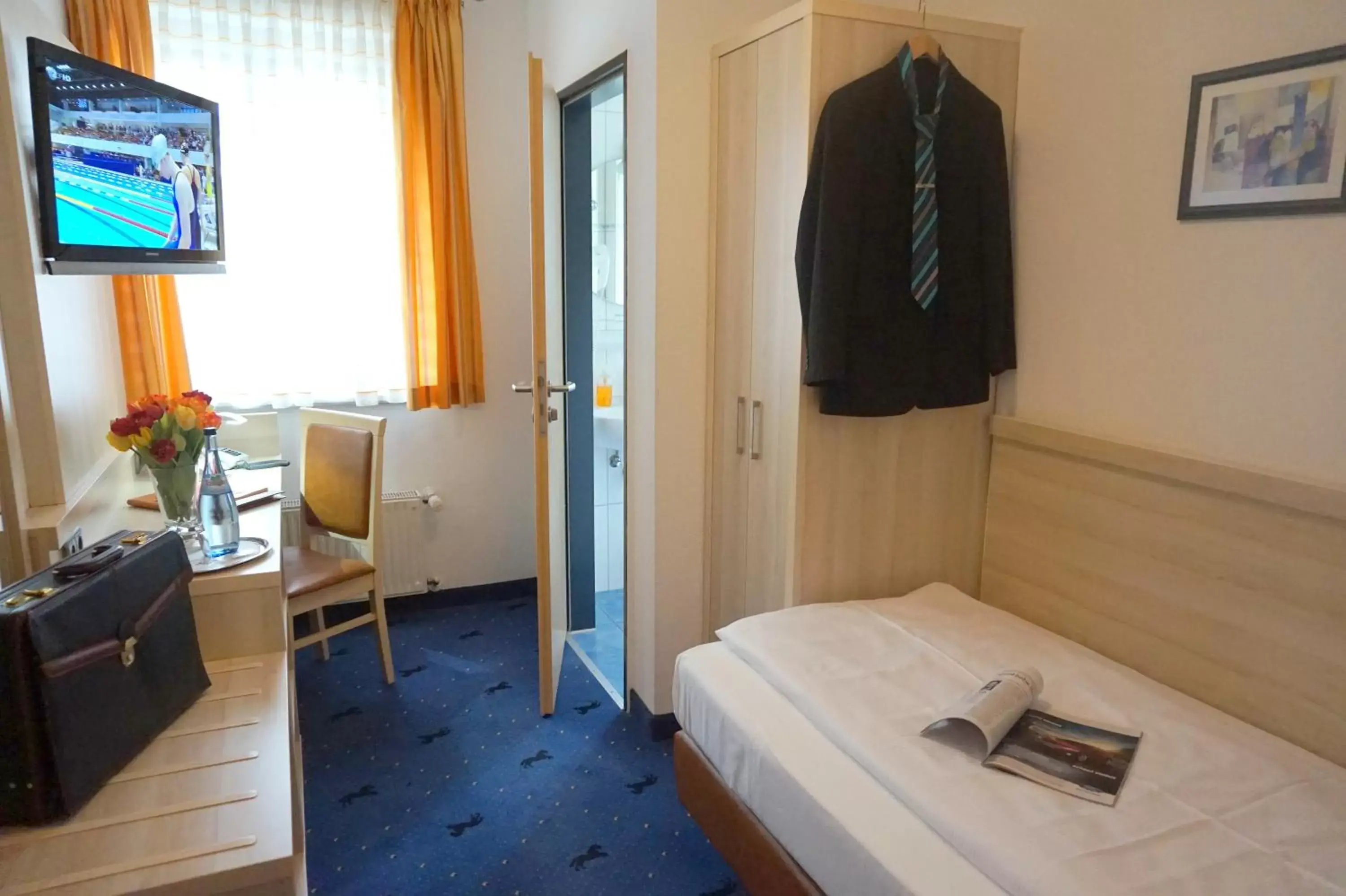 Bedroom, Bed in Hotel Rappen Rothenburg ob der Tauber