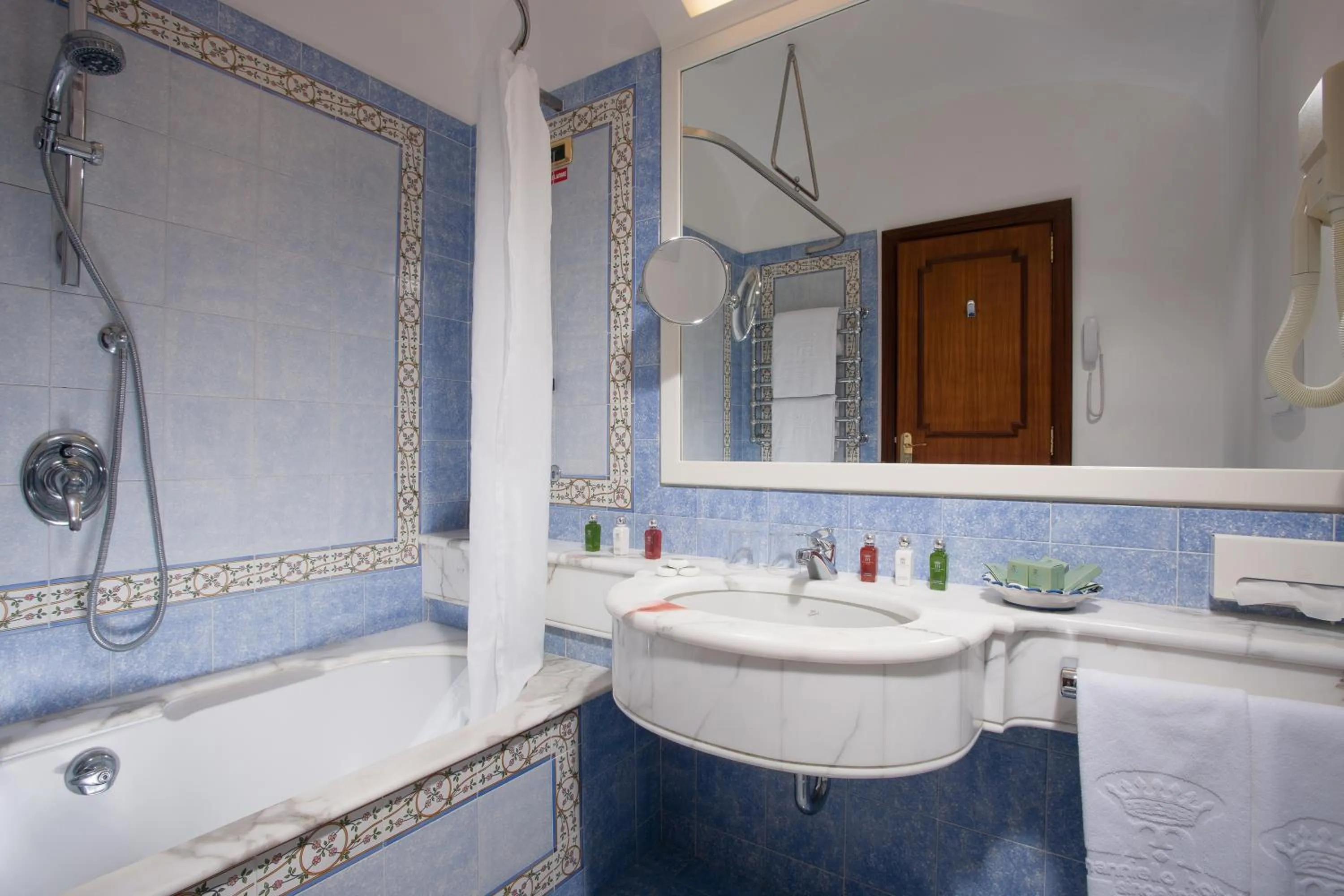 Bathroom in Grand Hotel de la Ville