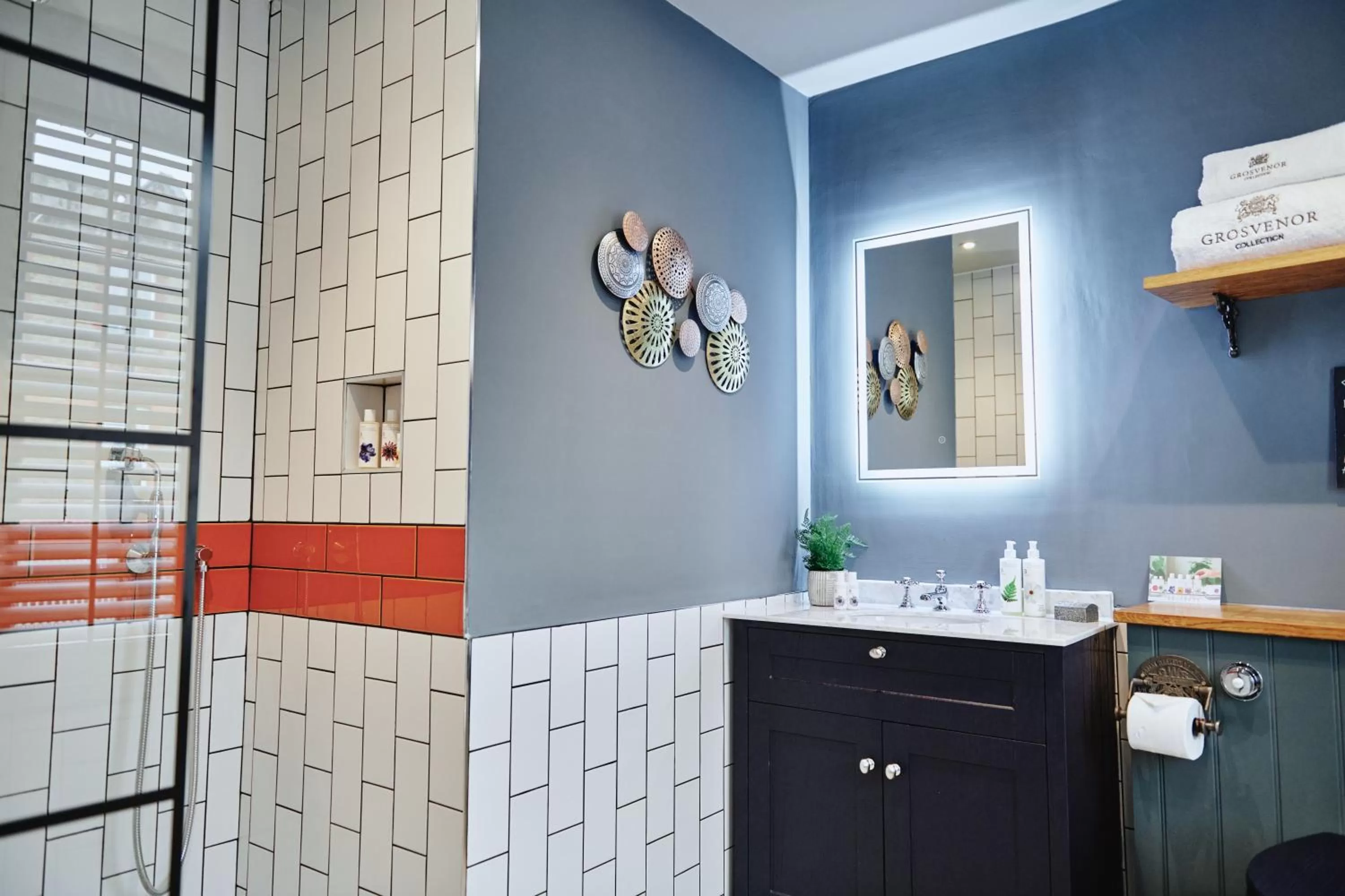 Bathroom in Kings Arms - Egham-Windsor